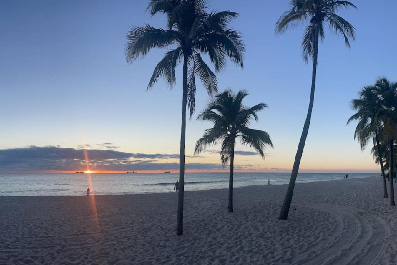 Bayshore Breeze Free Parking 9 — 18