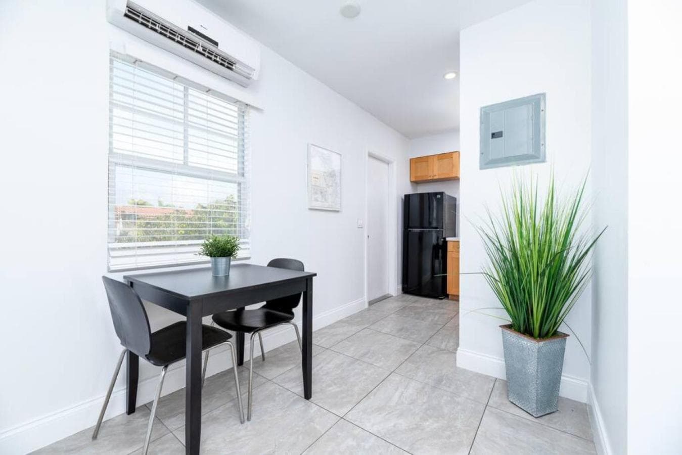 Bayshore Breeze Free Parking 9 — 12