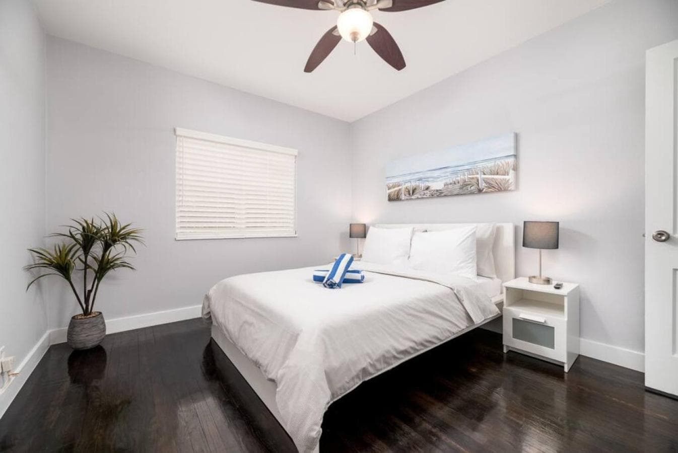Ocean Breeze Free Parking Apt 5 — 4