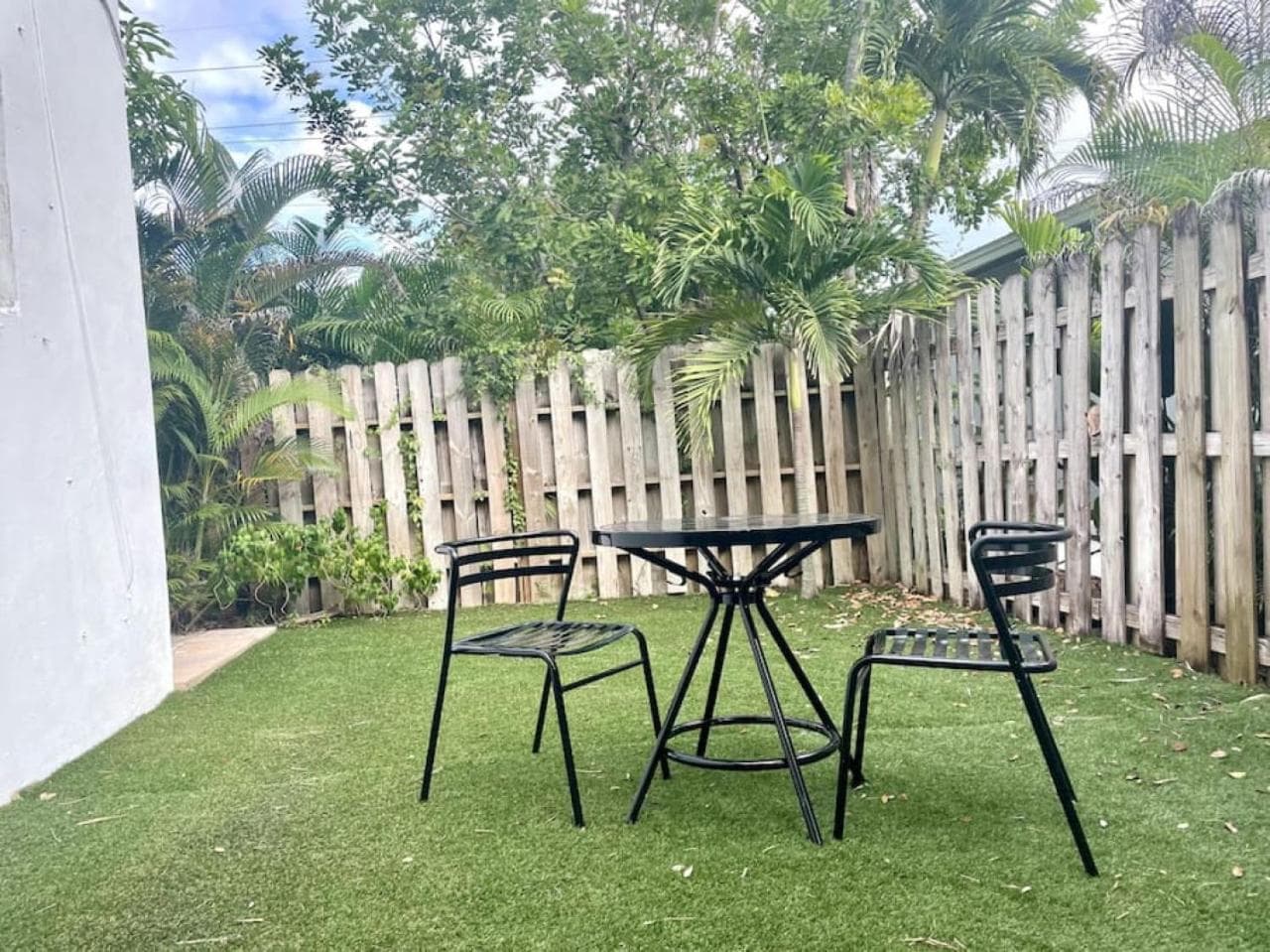 Kurzer Spaziergang zur Wilton Drive Apt6 — 8