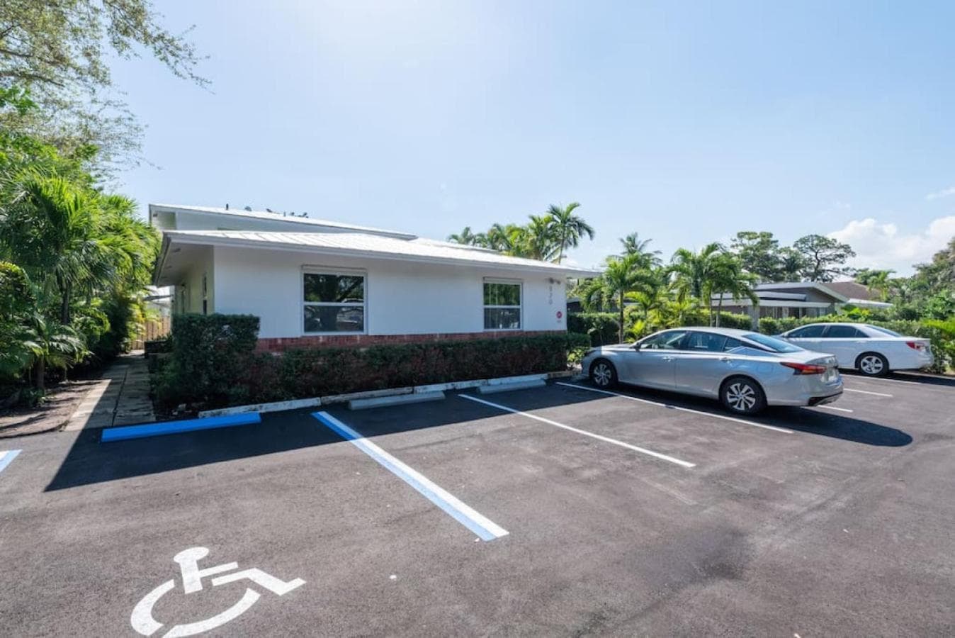 Kurzer Spaziergang zur Wilton Drive Apt6 — 10