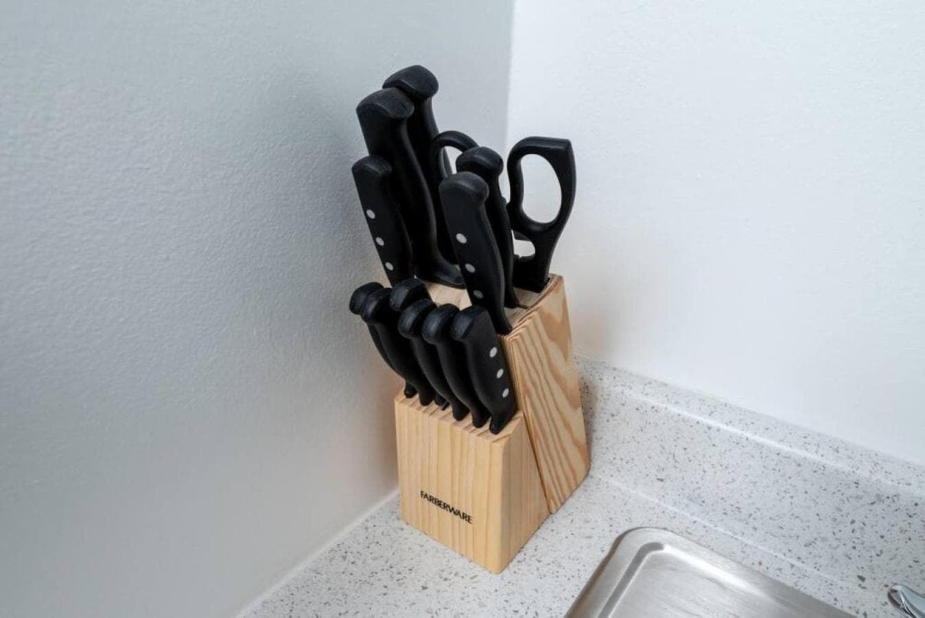 Kurzer Spaziergang zur Wilton Drive Apt6 — 16
