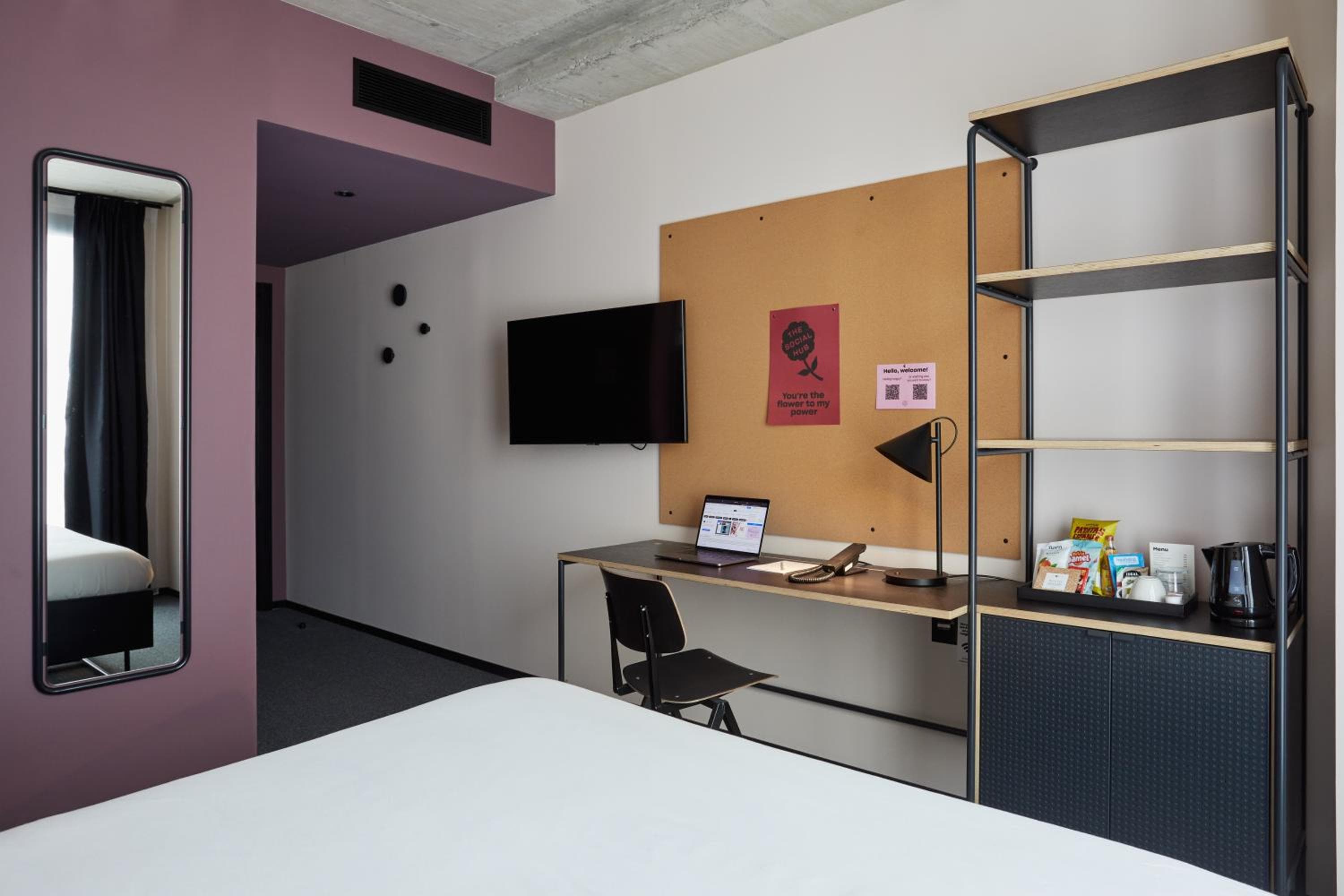 The Social Hub Barcelona Poblenou — 24