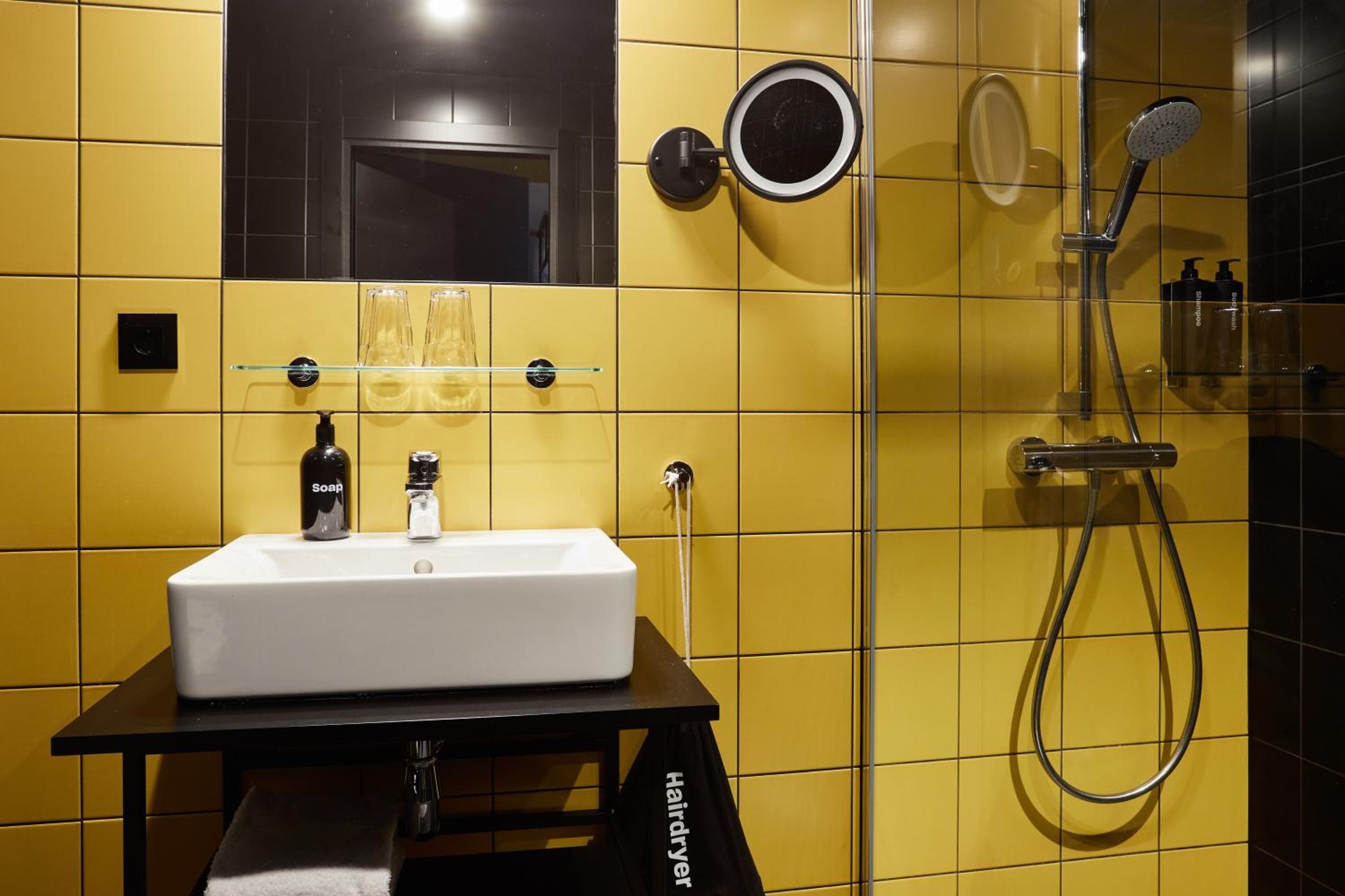 The Social Hub Barcelona Poblenou — 19