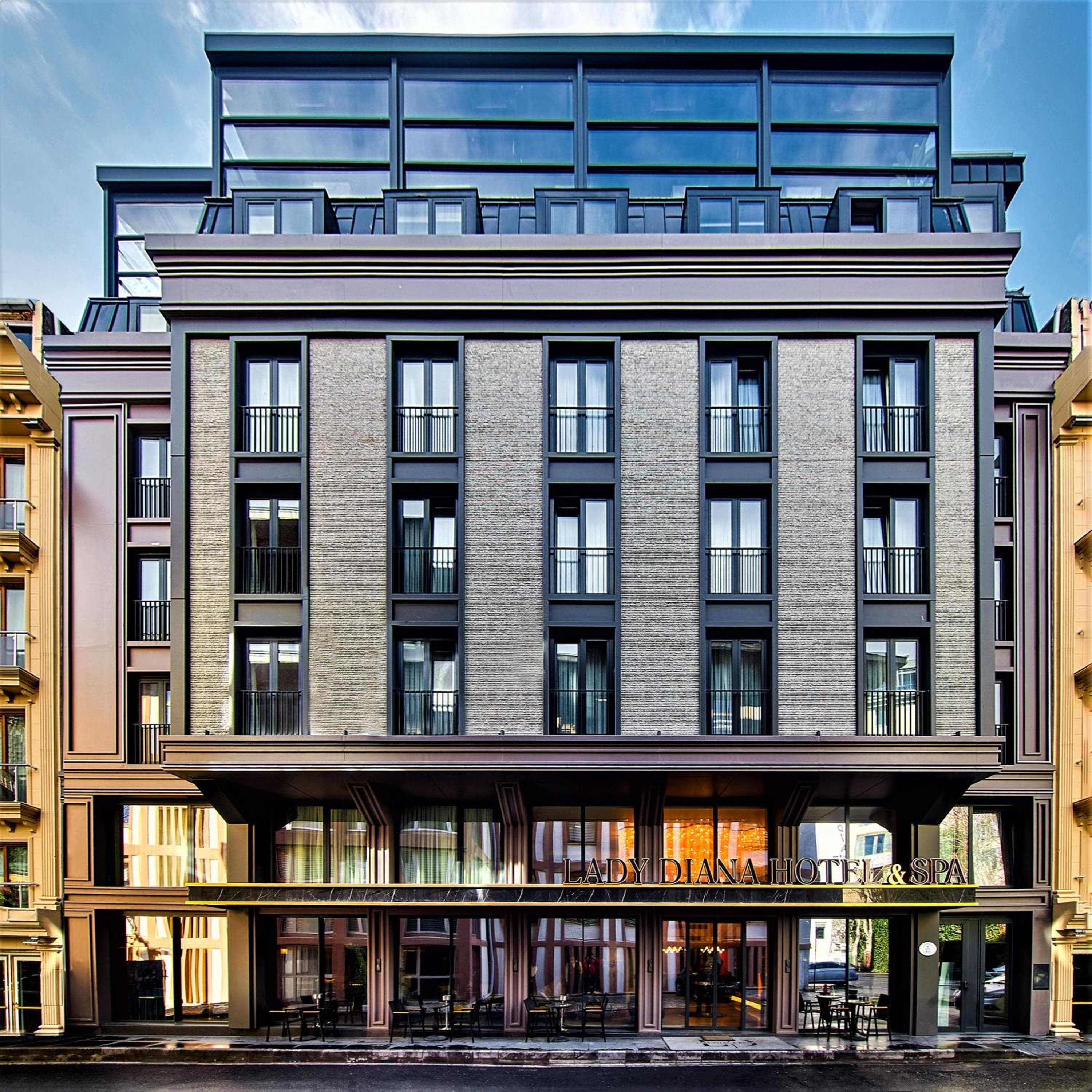 Lady Diana Hotel — 3