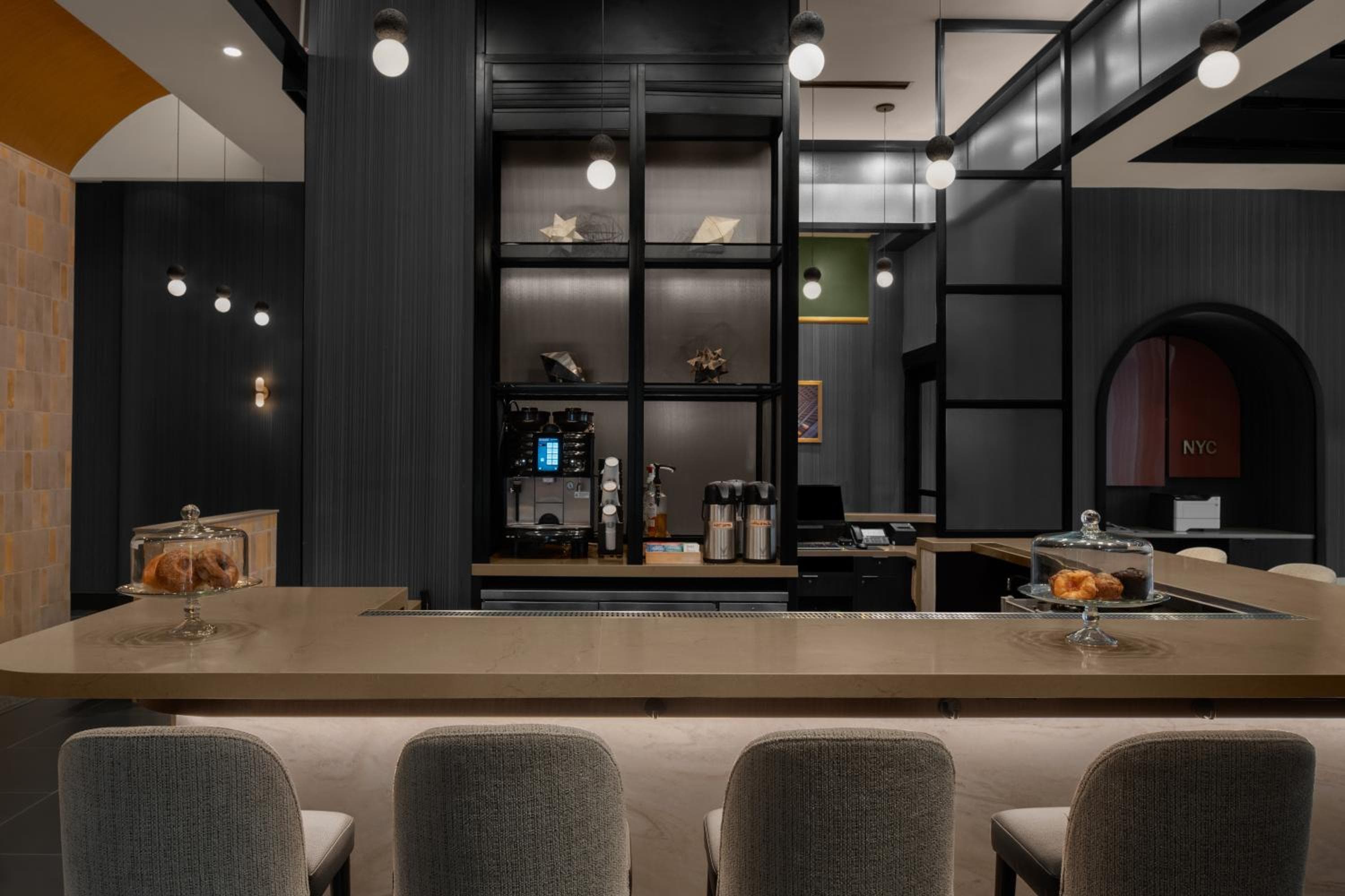 Courtyard by Marriott New York World Trade Center Area — 17