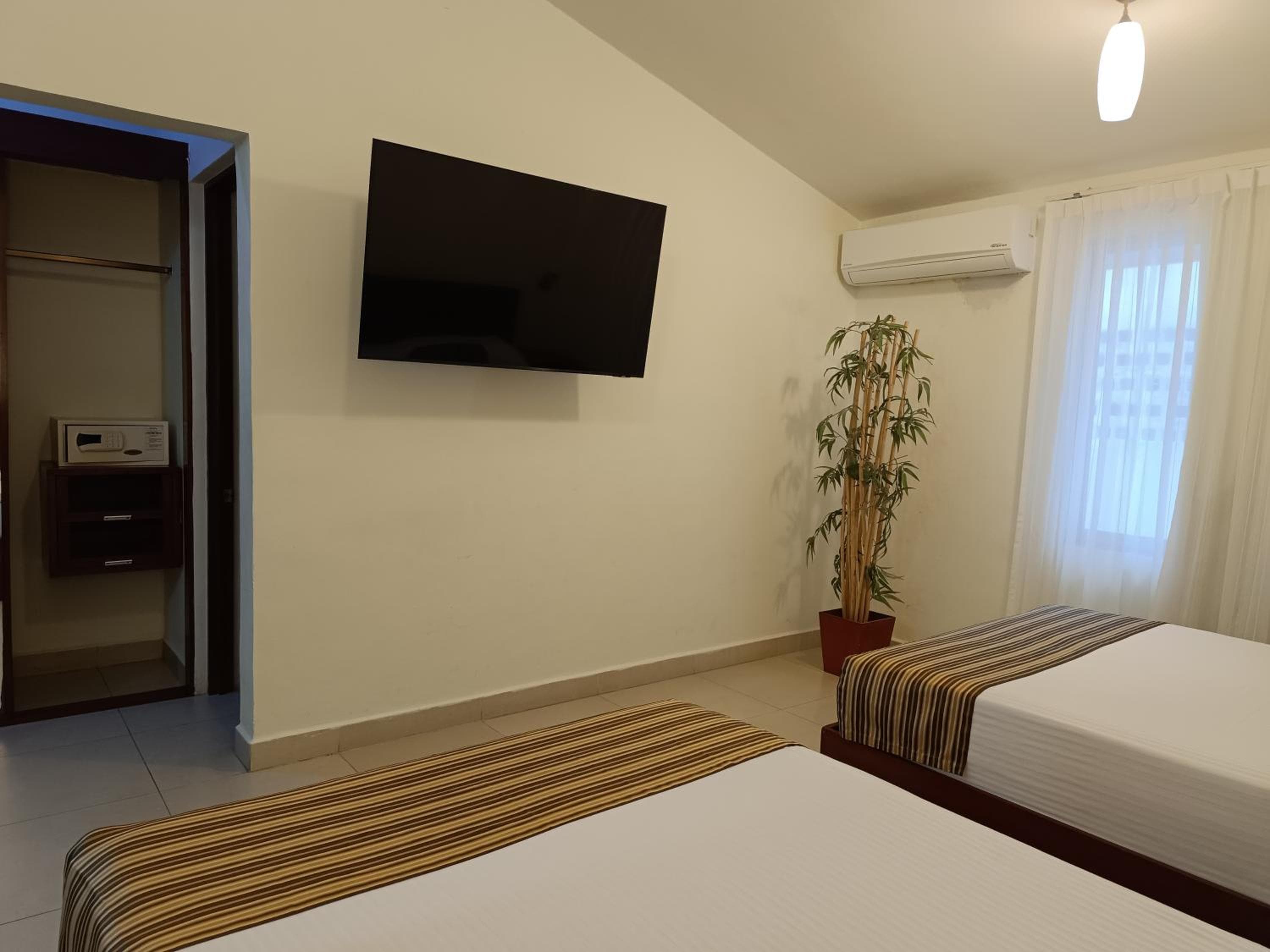 Grand City Hotel Cancún — 21