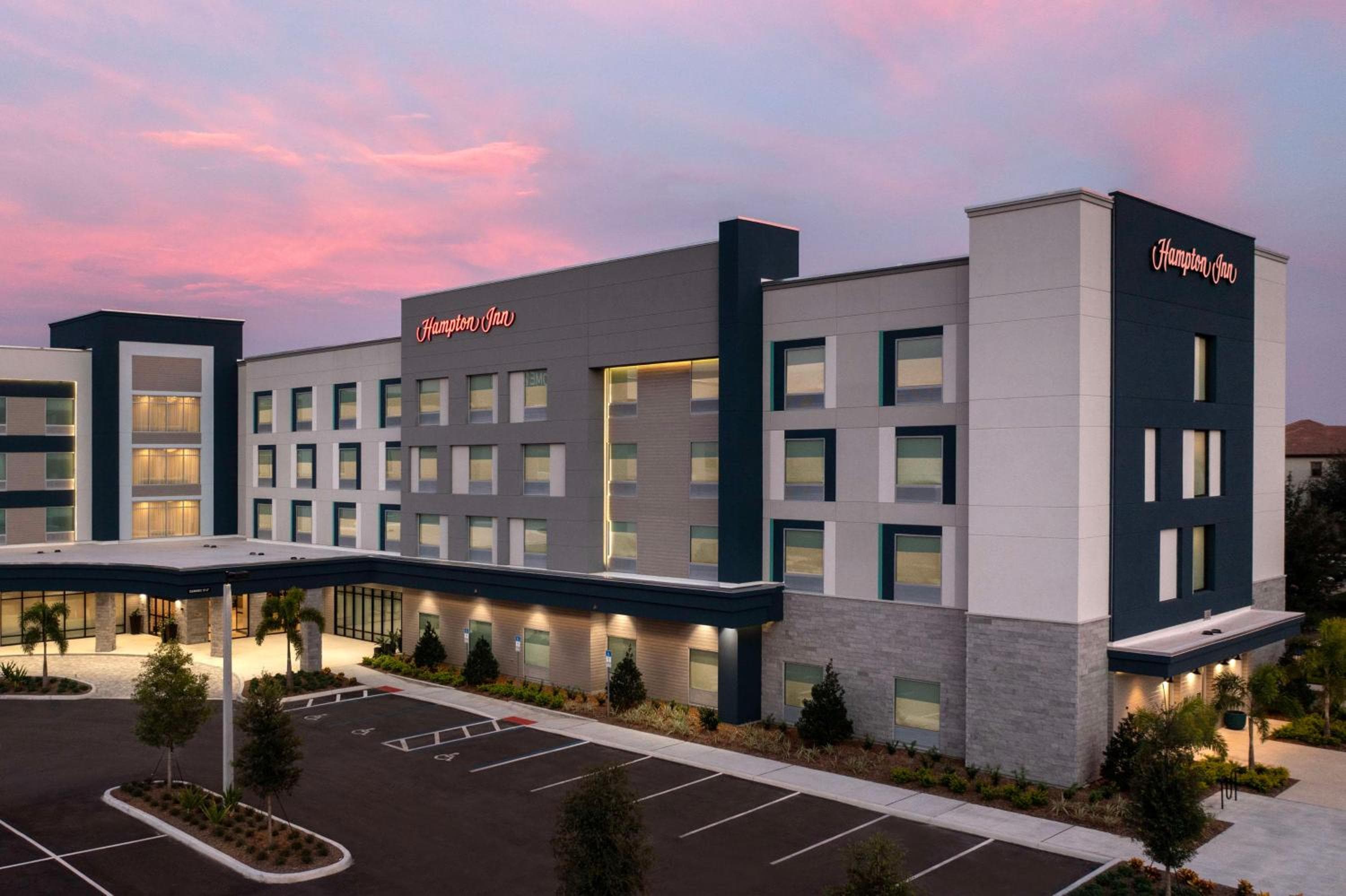 Hampton Inn Orlando Southeast Nona — 3