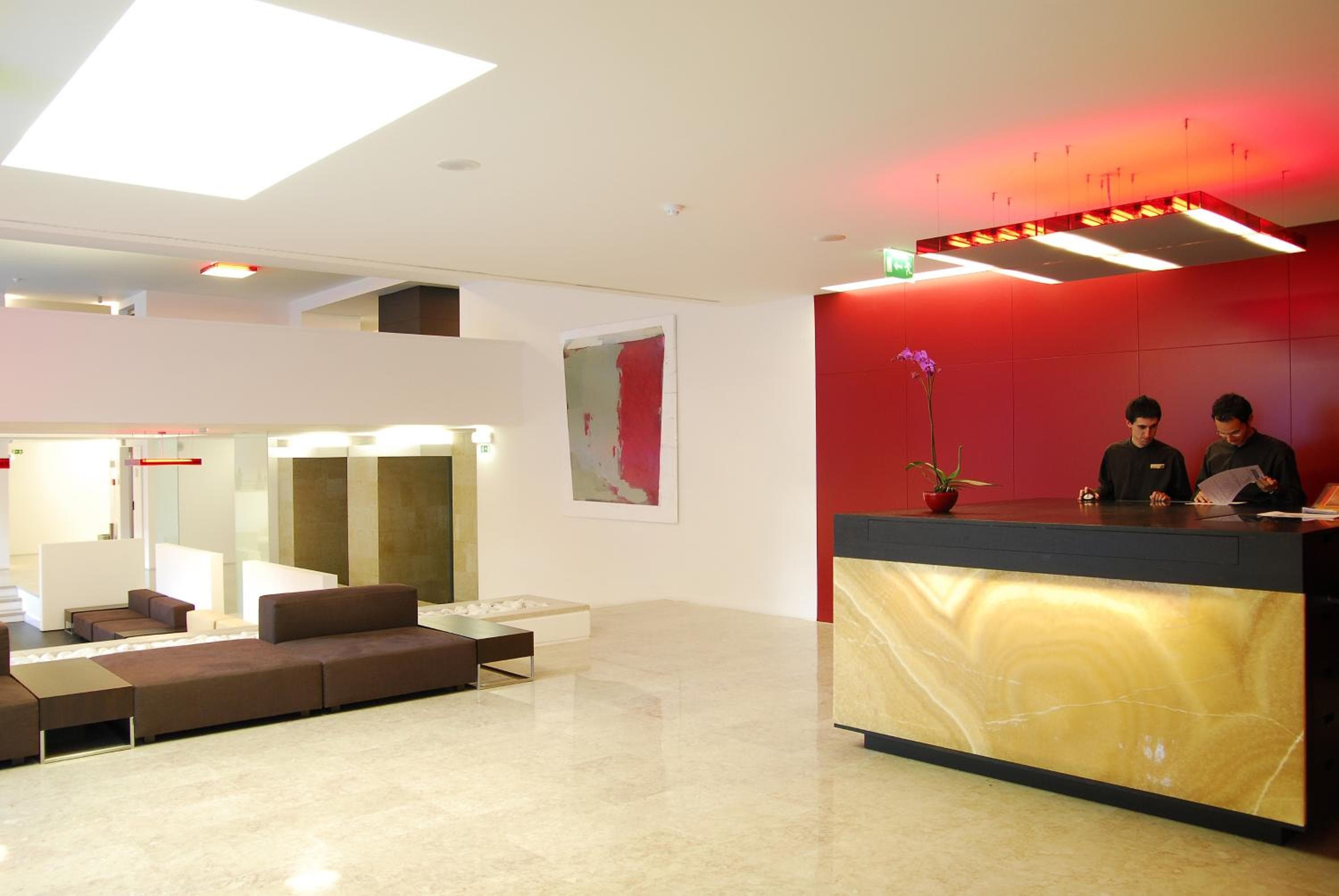Hotel Jerónimos 8 — 28
