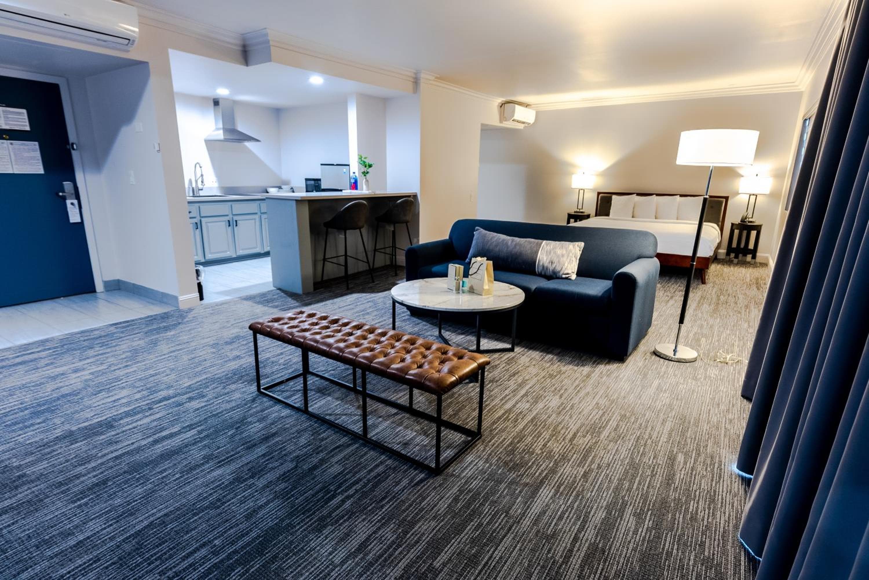 The Live Hotel — 30