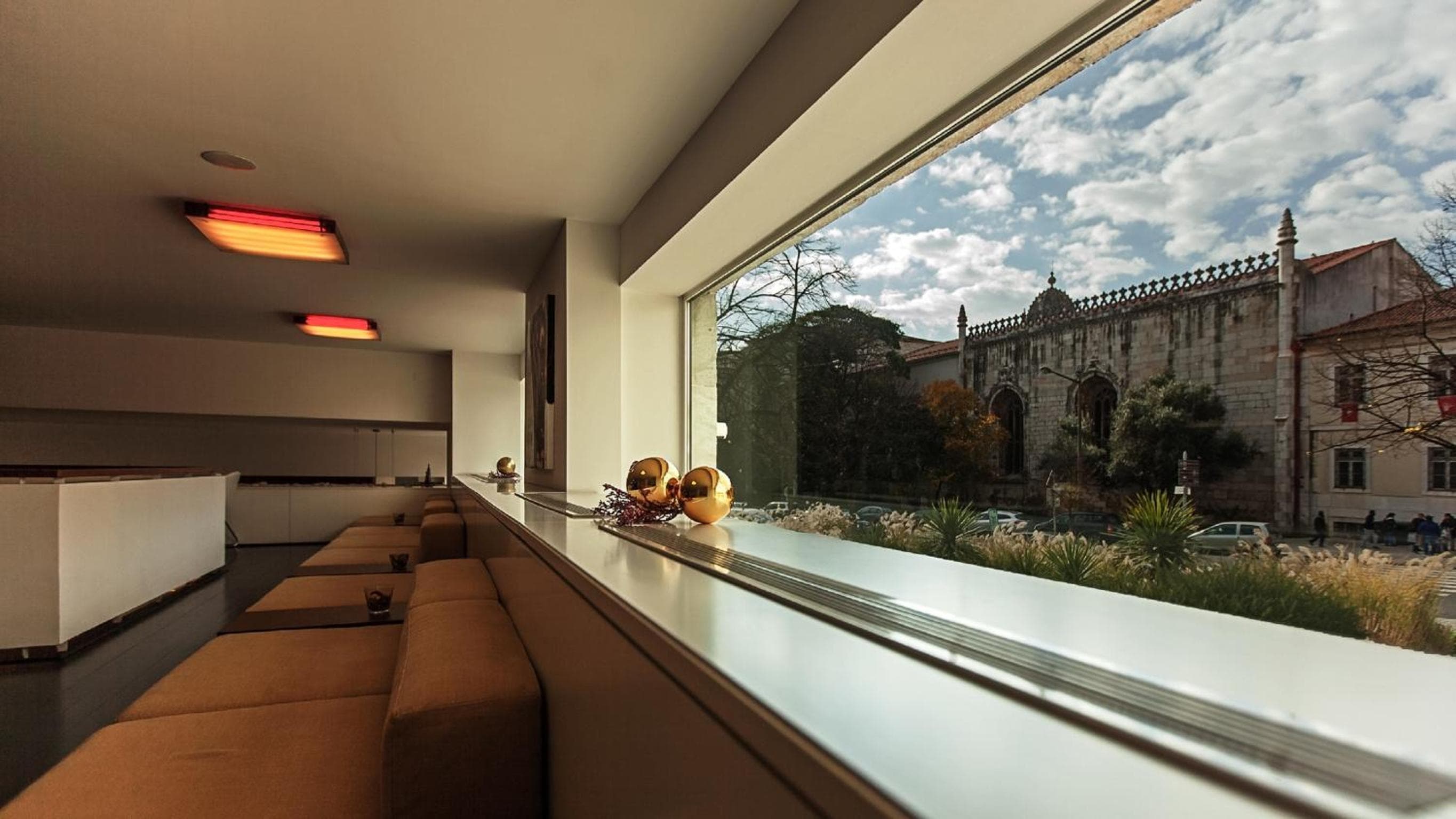Hotel Jerónimos 8 — 12