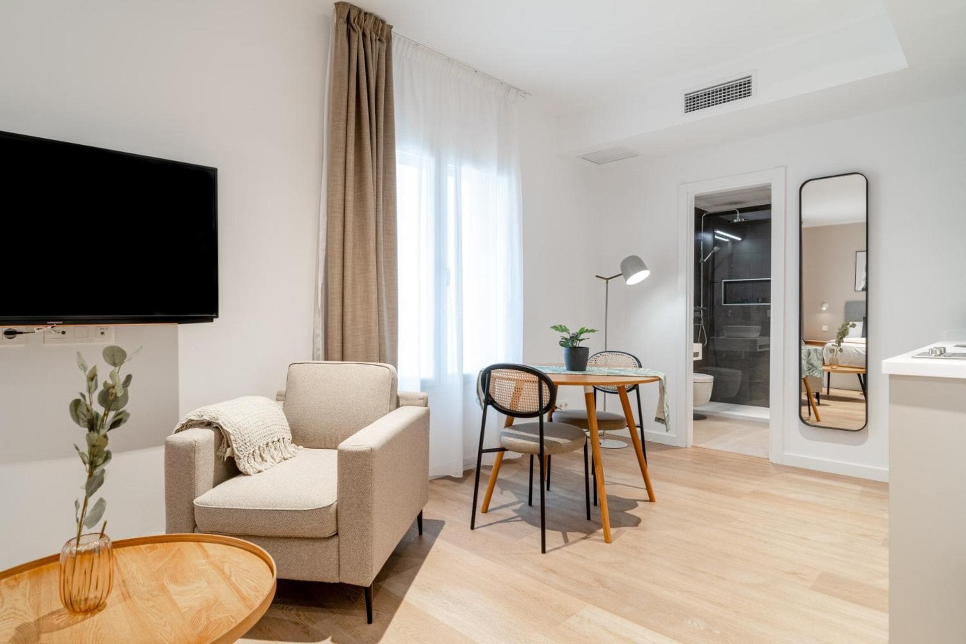 Limehome Sevilla Ronda de Capuchinos — 22