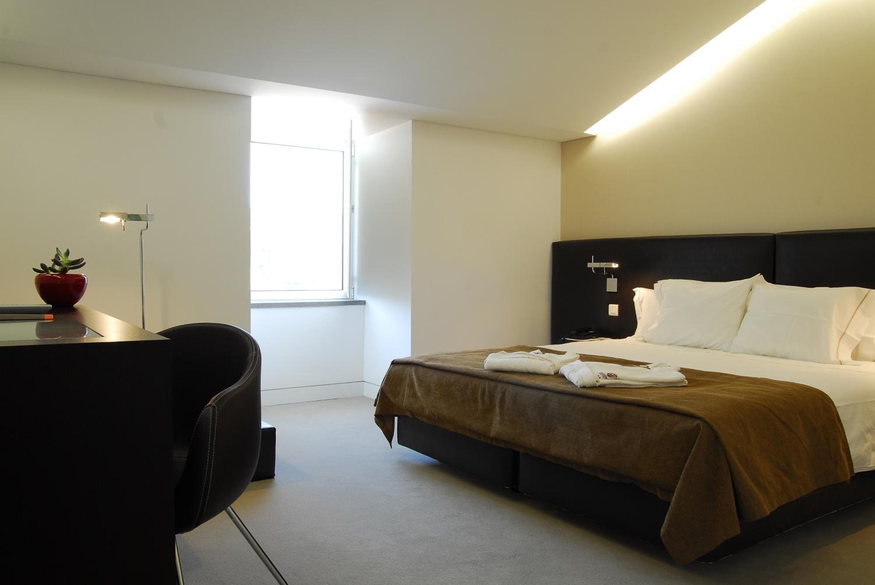 Hotel Jerónimos 8 — 9