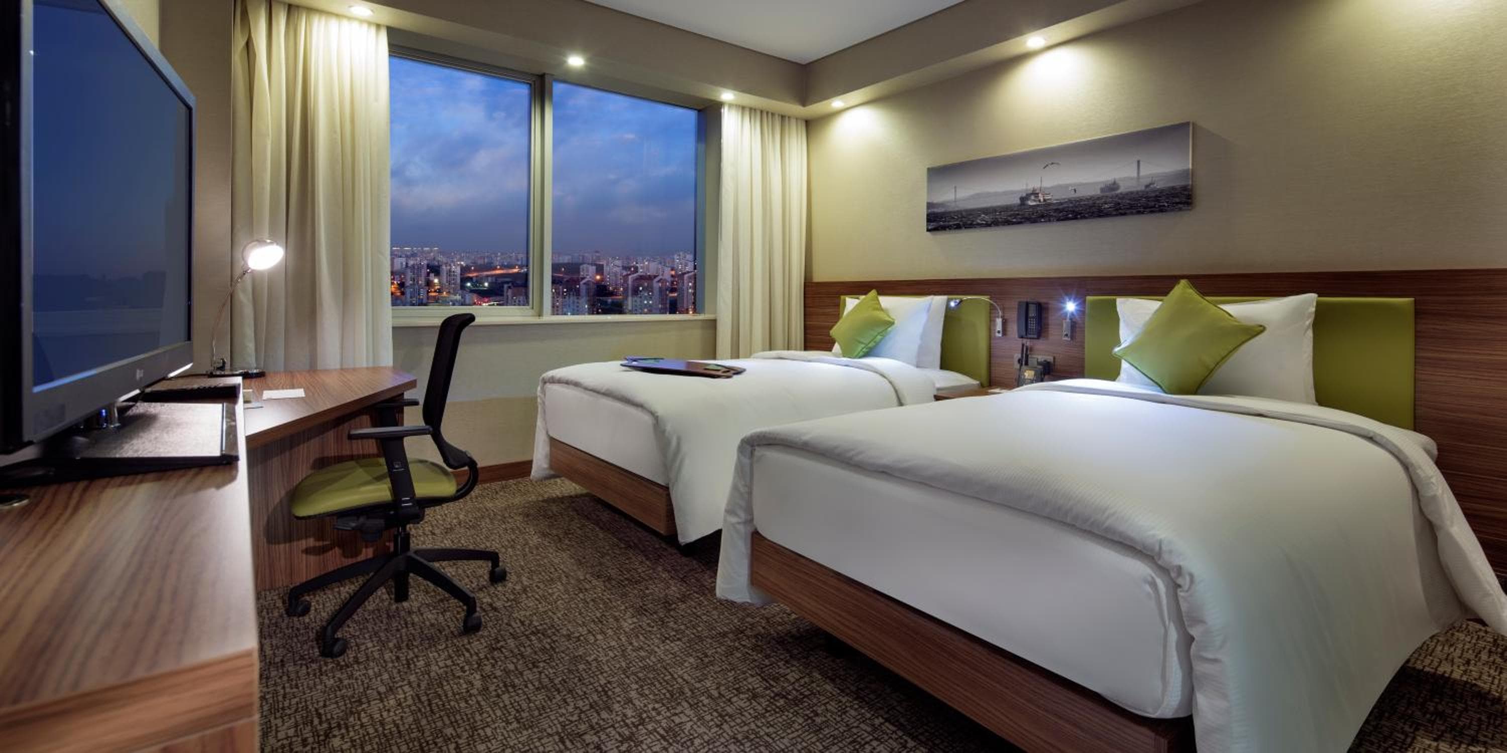 Hampton by Hilton Istanbul Kayasehir — 6