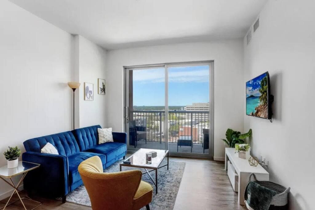1BR Oasis in Downtown Tampa w Balcony & City Views — 10