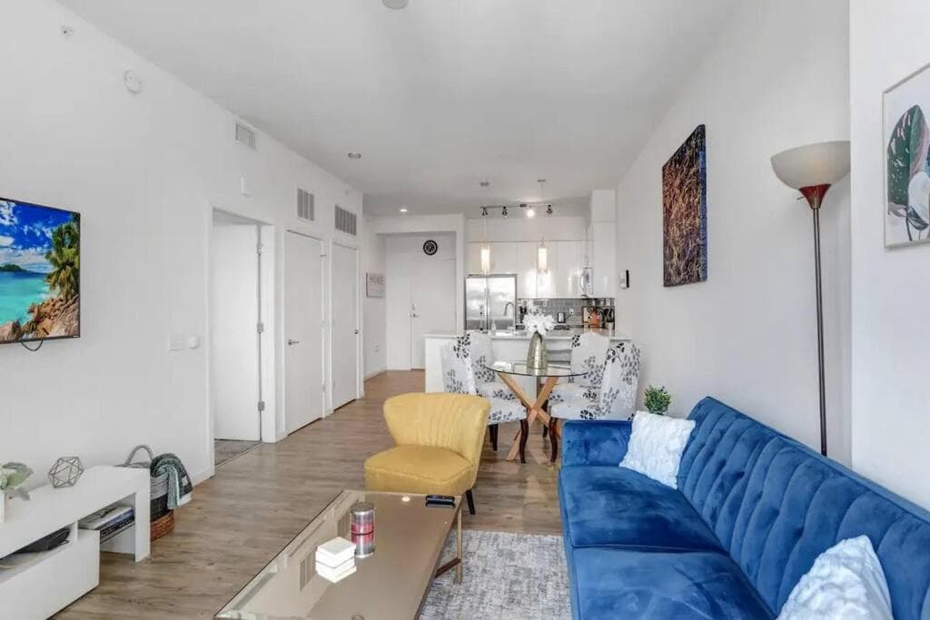 1BR Oasis in Downtown Tampa w Balcony & City Views — 11