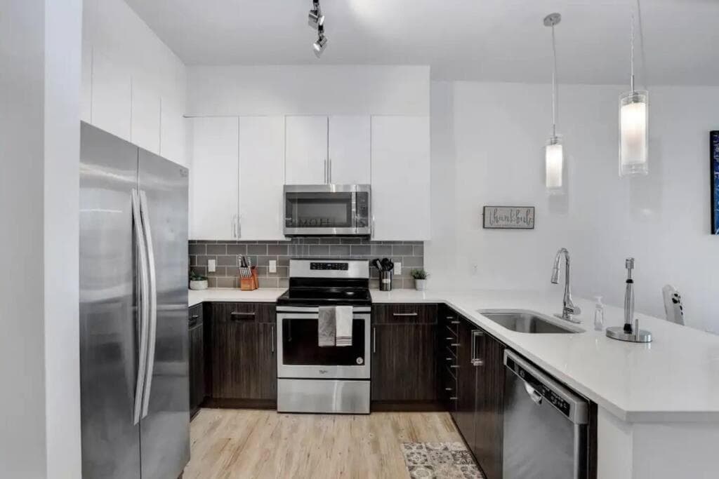 1BR Oasis in Downtown Tampa w Balcony & City Views — 28
