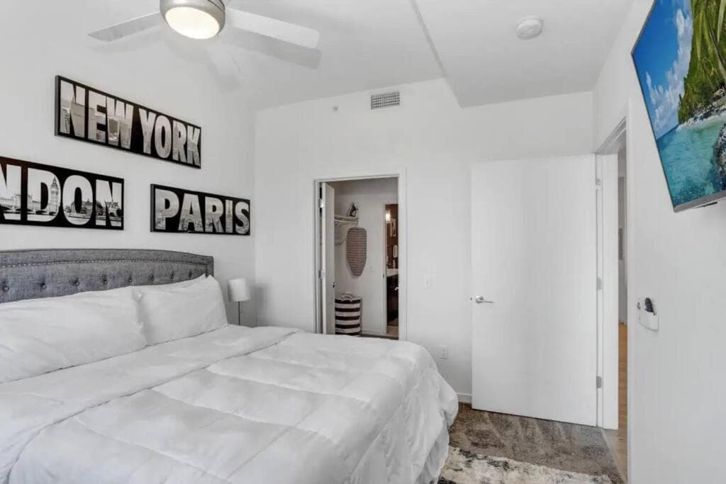 1BR Oasis in Downtown Tampa w Balcony & City Views — 6