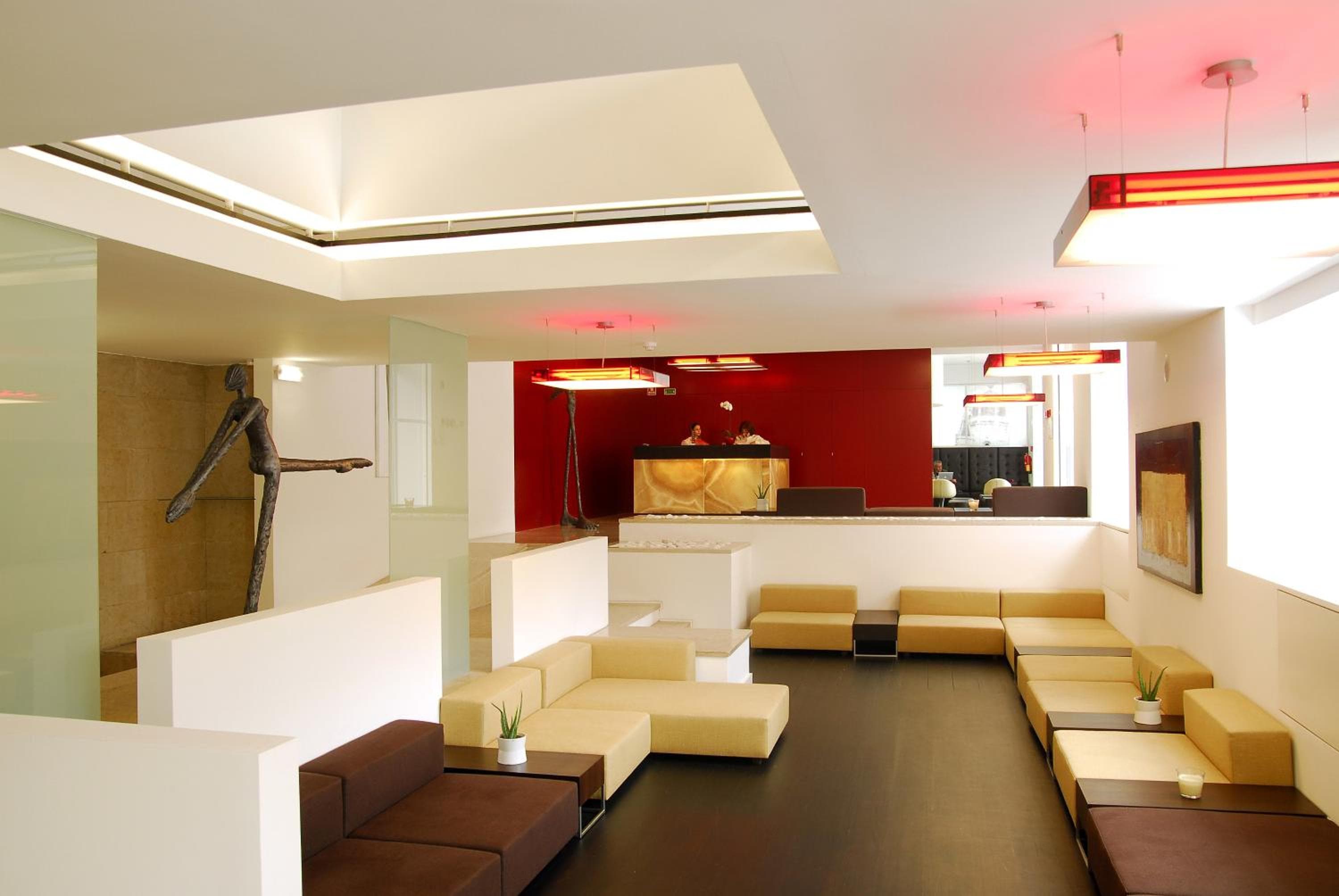 Hotel Jerónimos 8 — 19