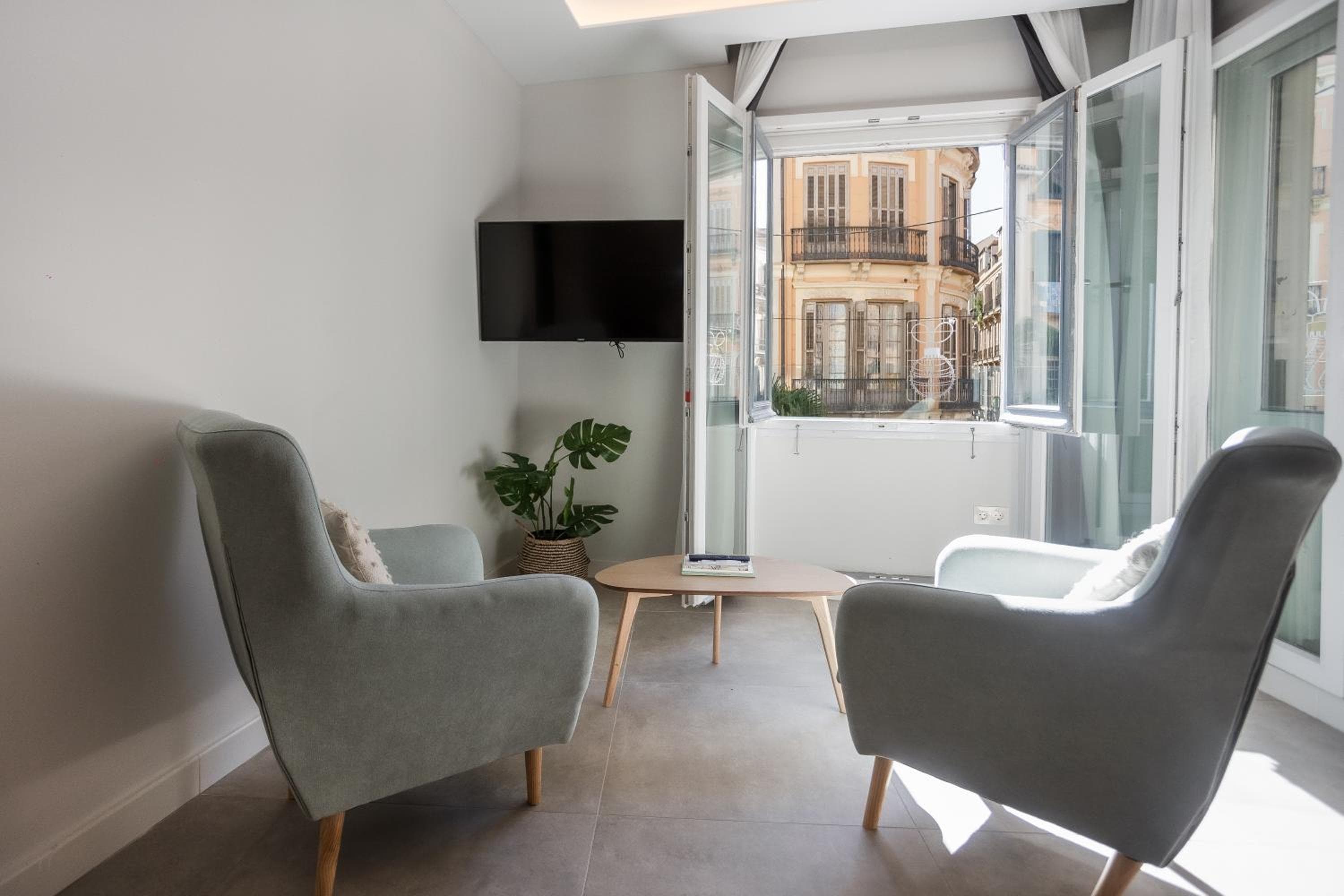 Diana Suites 23 — 8