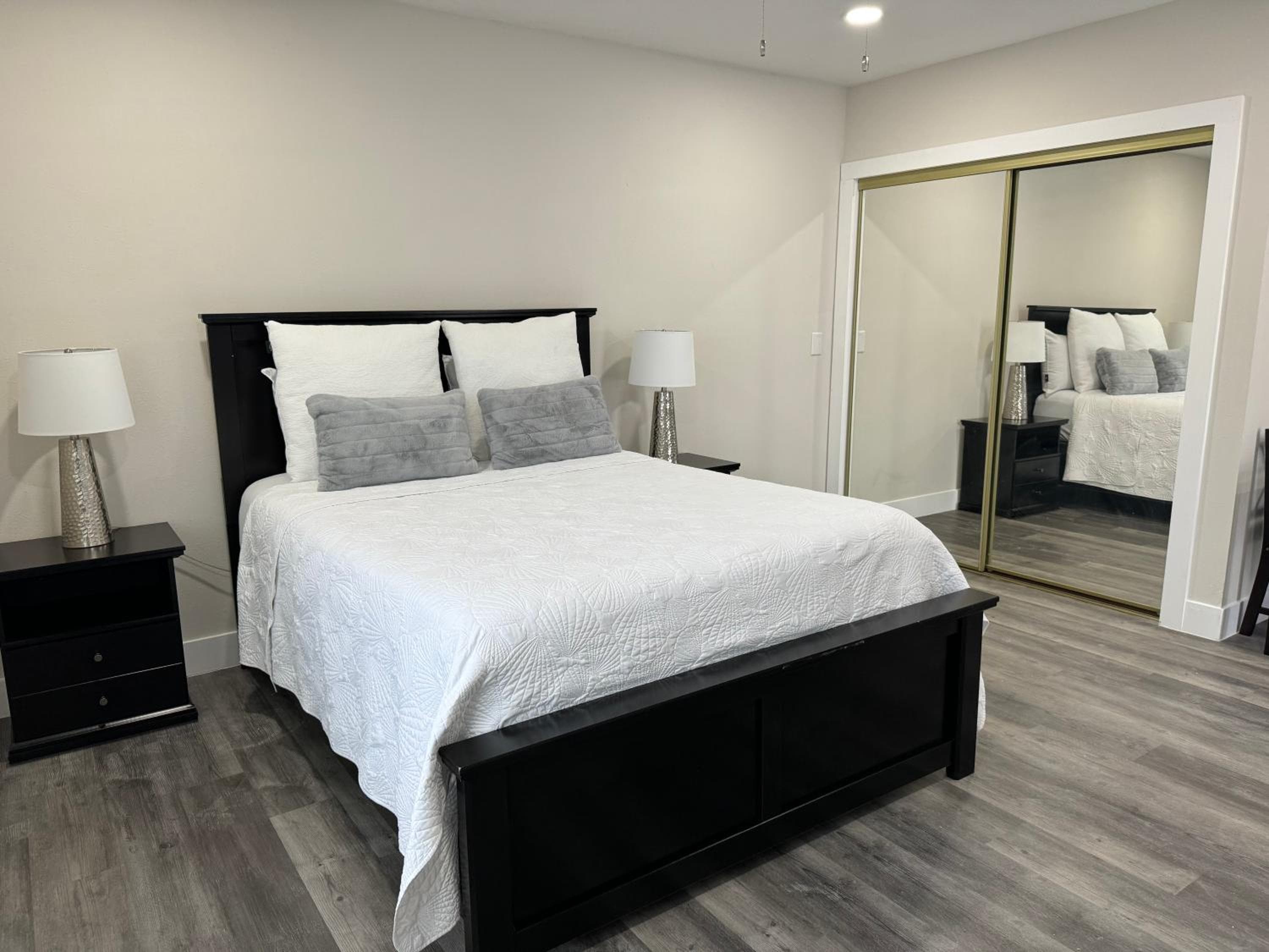 Deluxe Apartment whit laundry — 24