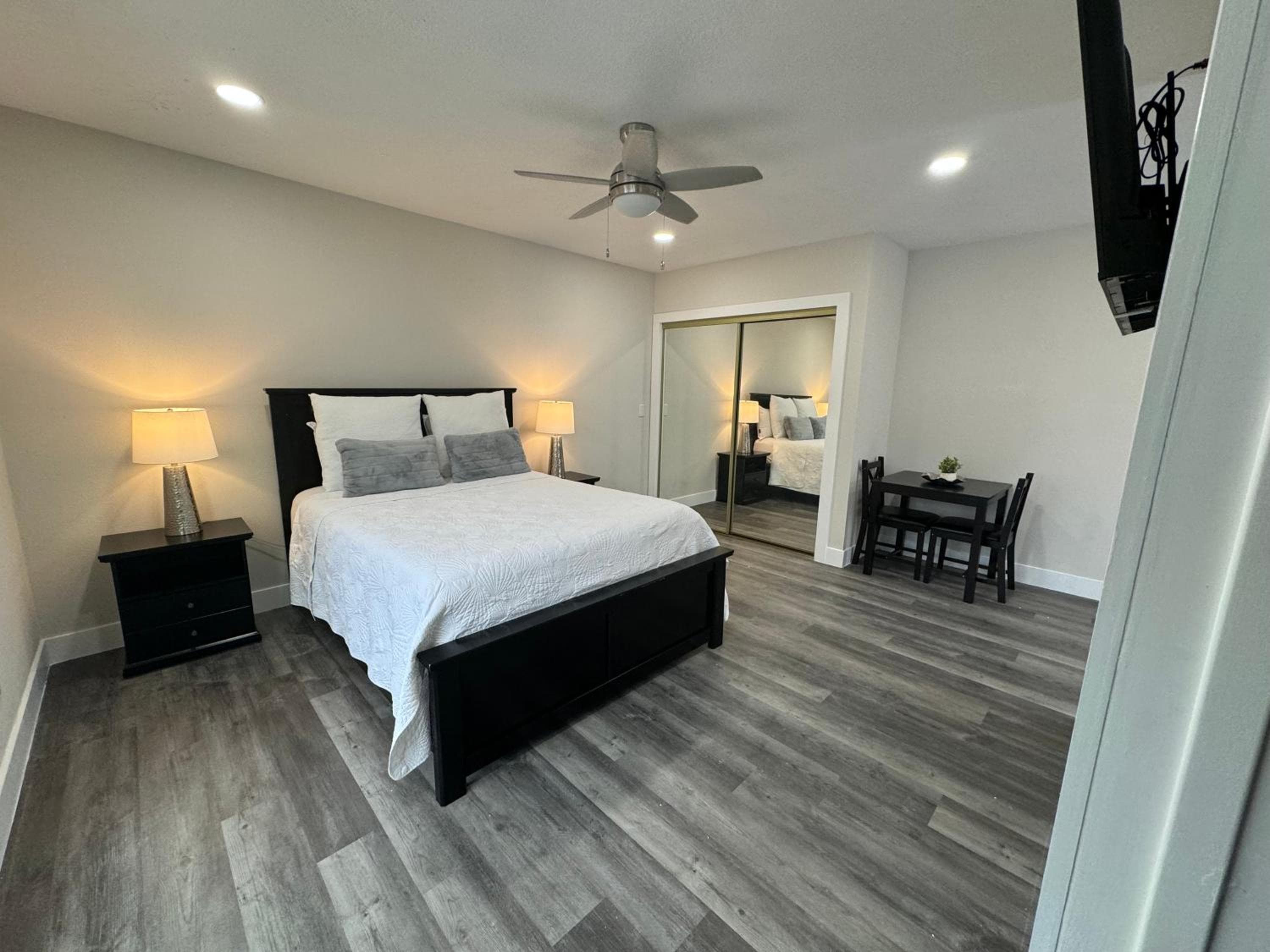 Deluxe Apartment whit laundry — 23