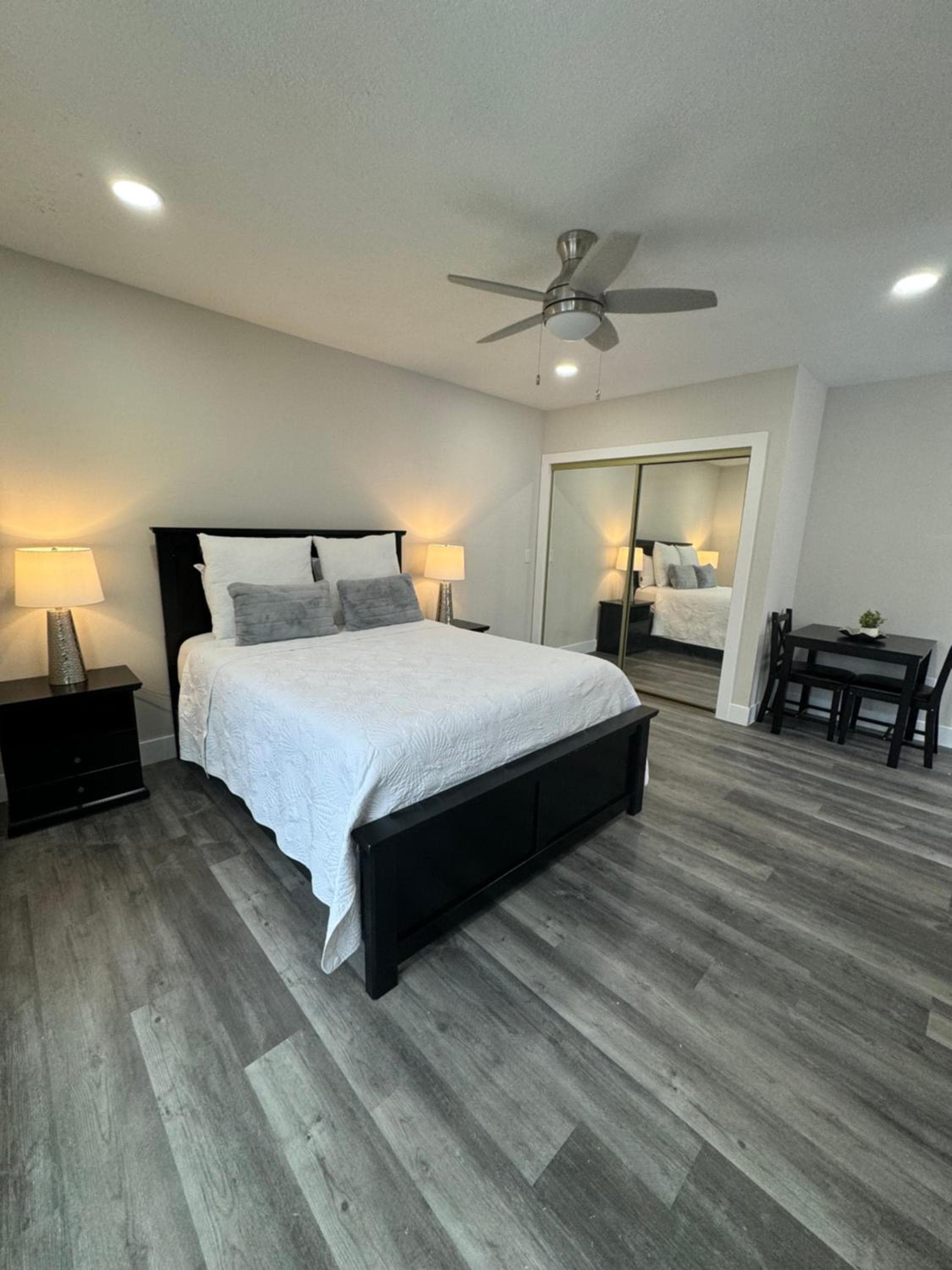 Deluxe Apartment whit laundry — 18