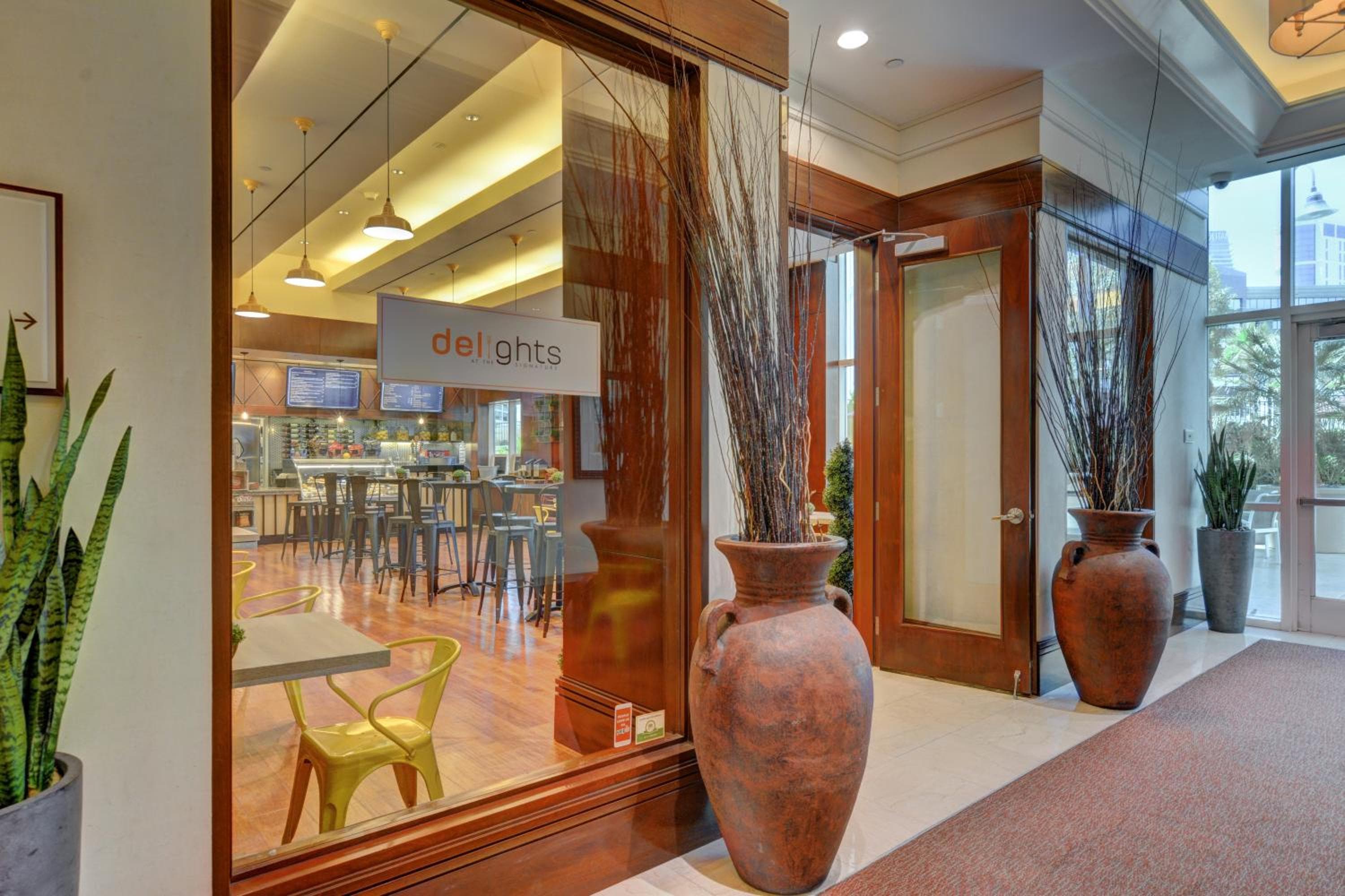 Panorama Vista Suite- 1br 2ba, Full Kitchen, Strip View, Balcony, Corner Unit — 19