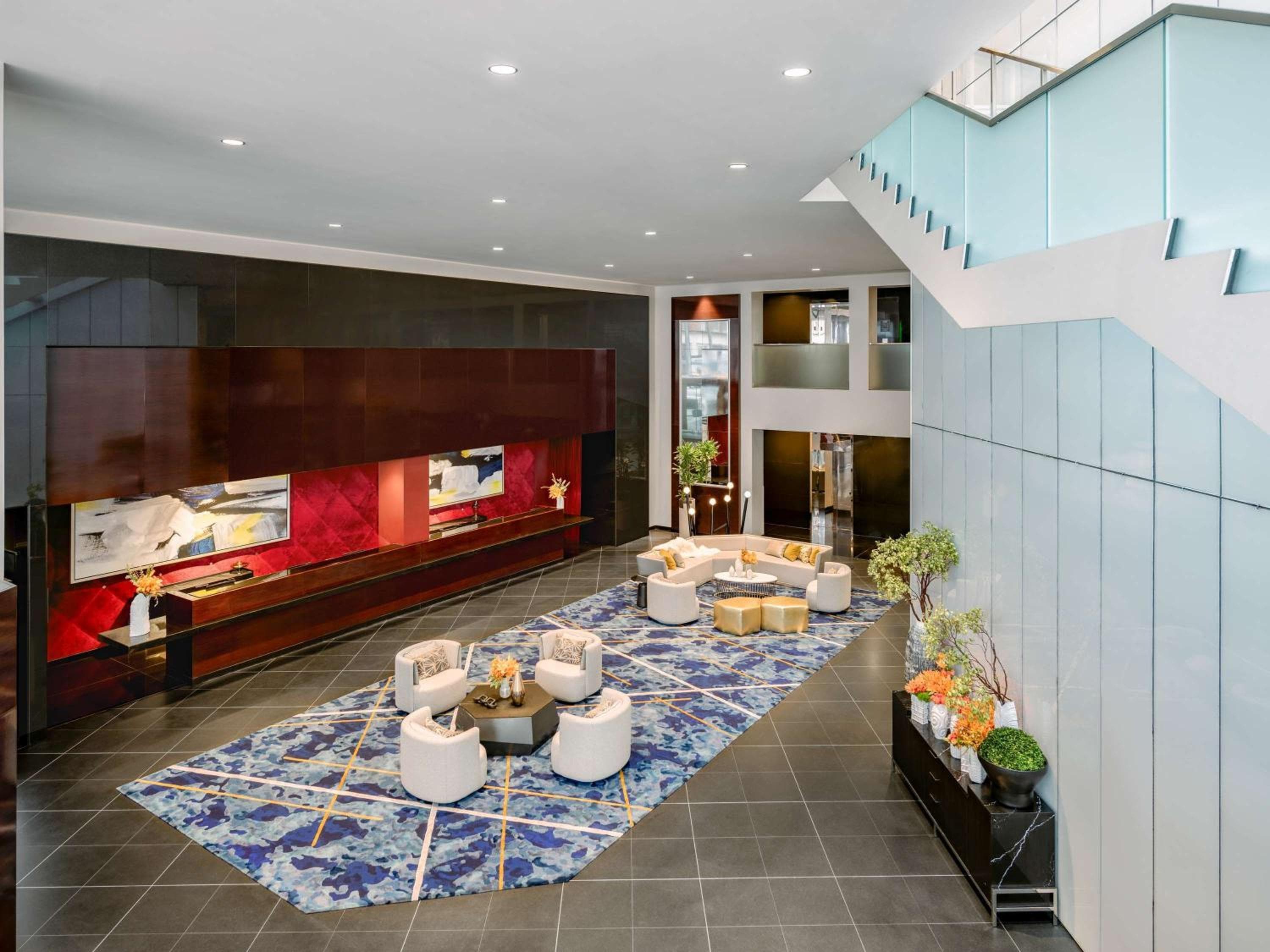 Sofitel Chicago Magnificent Mile hotel, 20 East Chestnut Street, Chicago, United States — photo 2