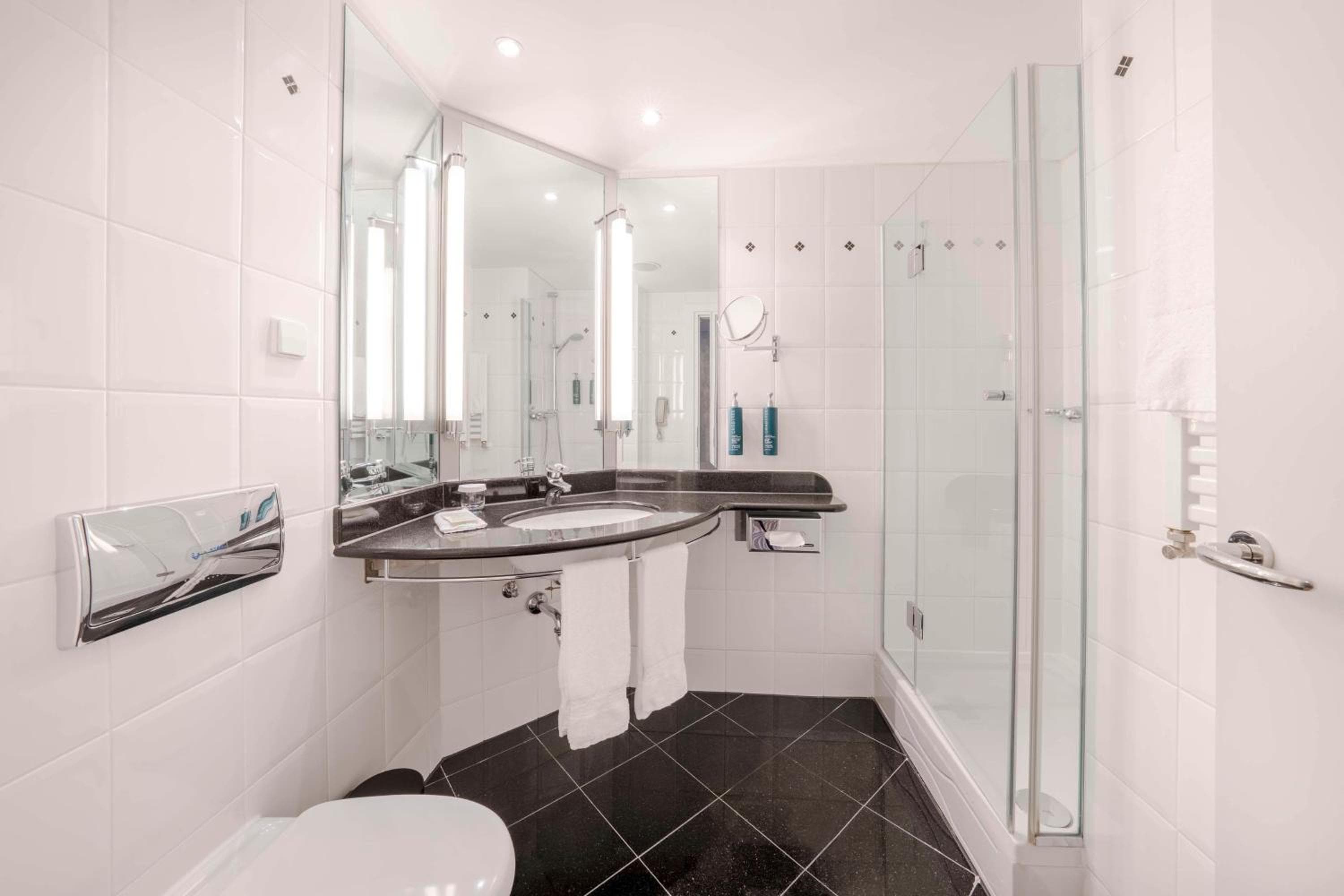 Hilton Berlin hotel, Anton-Wilhelm-Amo-Str. 30, Berlin, Germany — photo 137