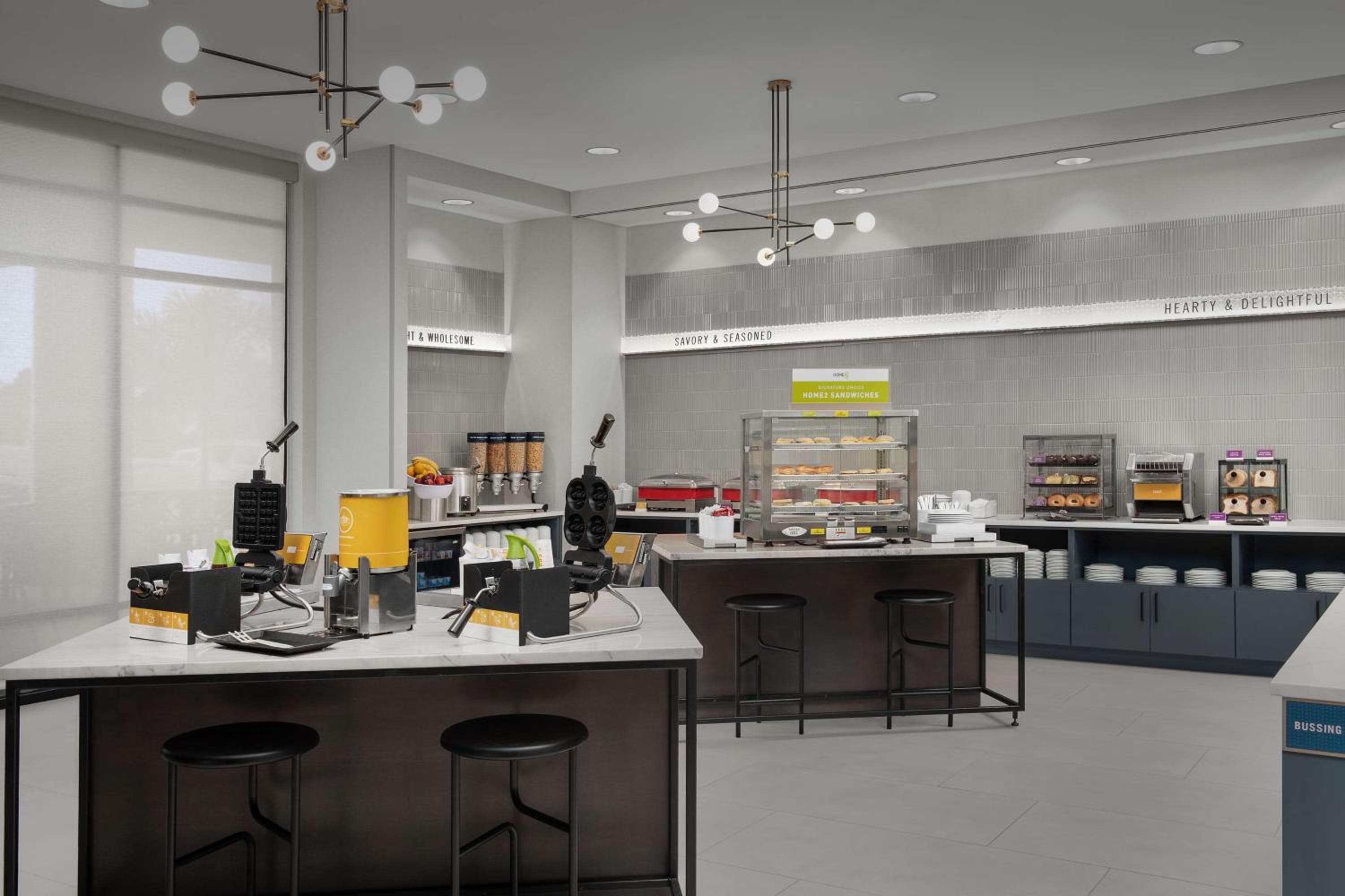 Hampton Inn Orlando Southeast Nona — 12