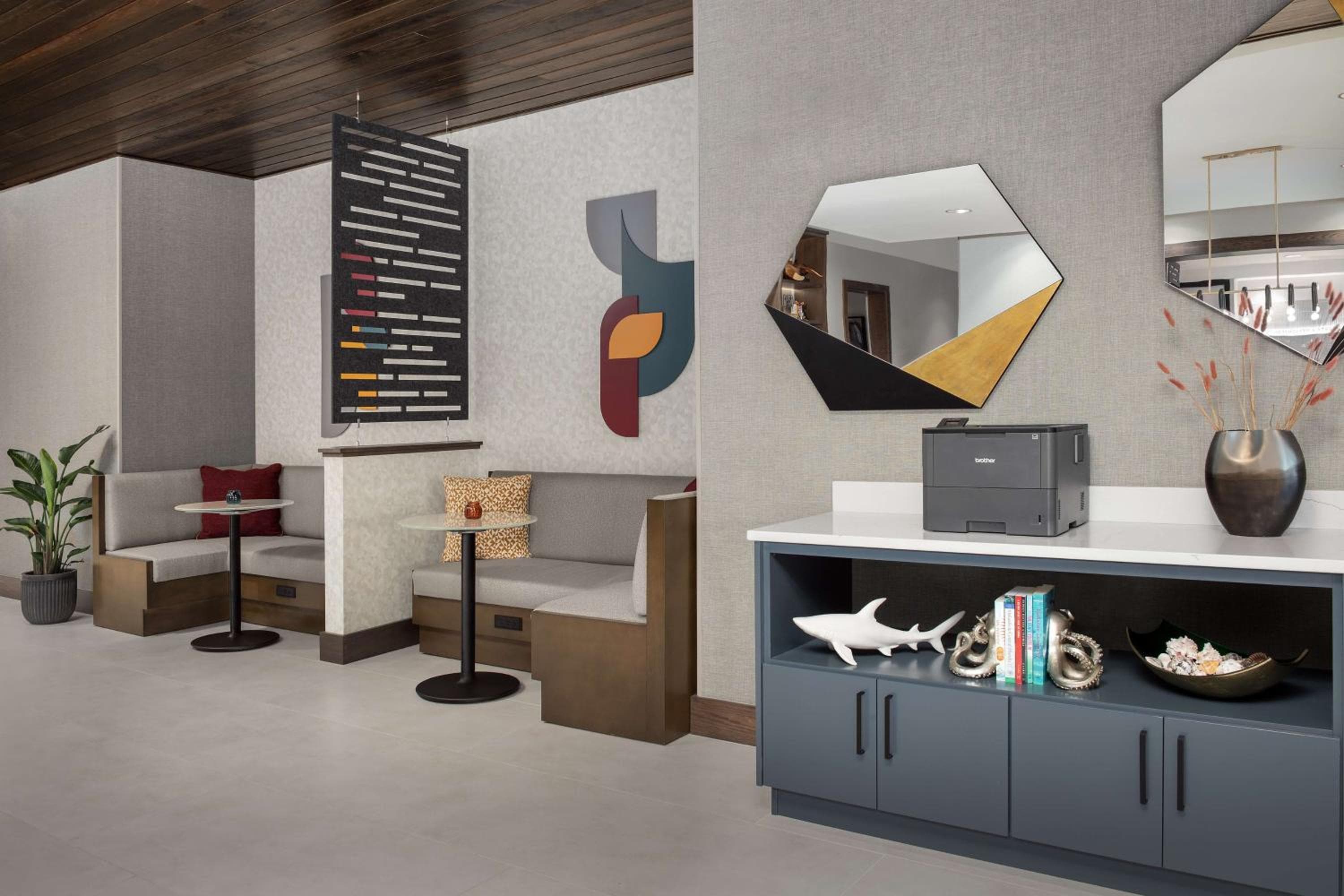 Hampton Inn Orlando Southeast Nona — 11