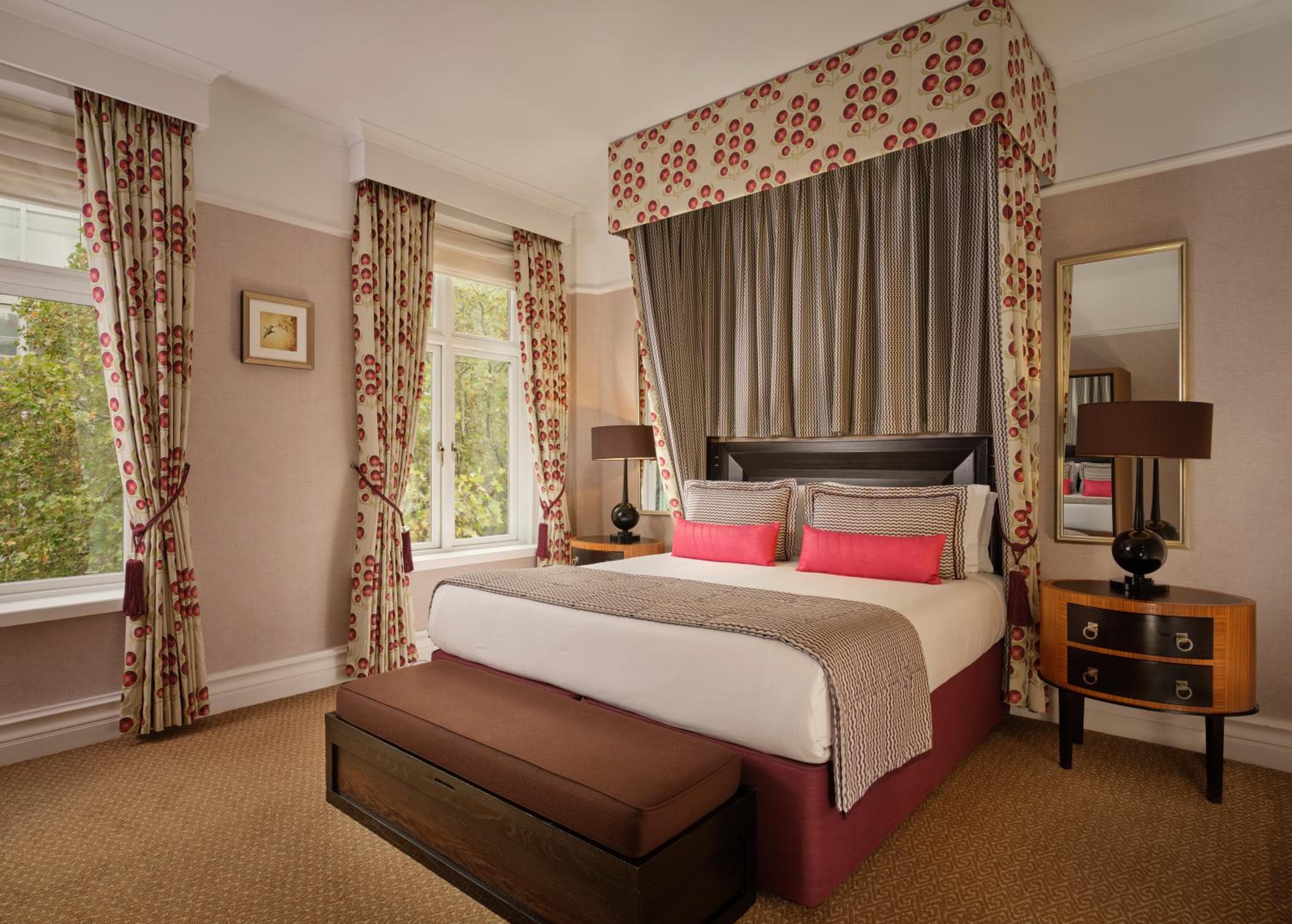 Hotel St. Ermin, Collezione di autografi — 24