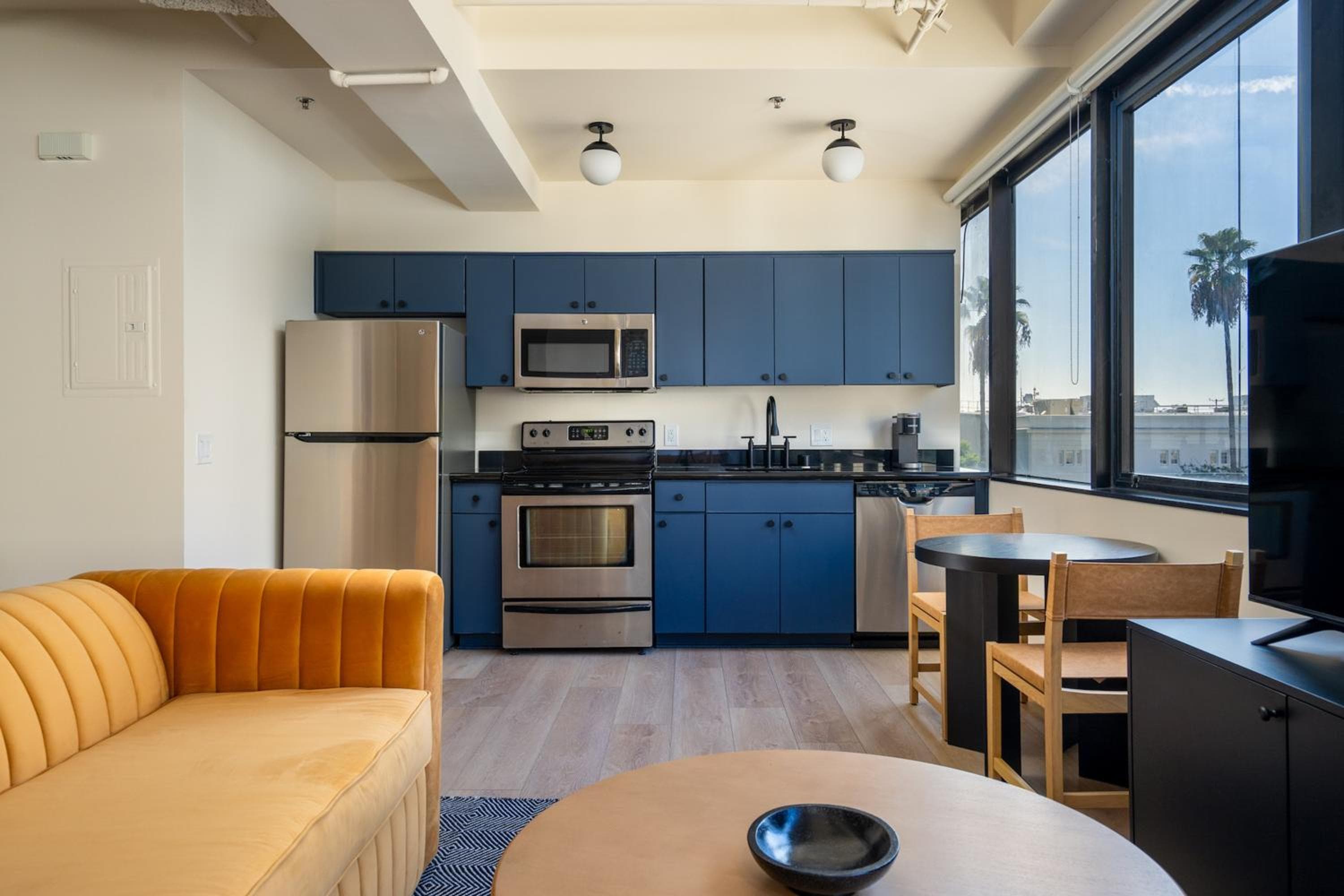 Kasa Sunset Los Angeles — 8