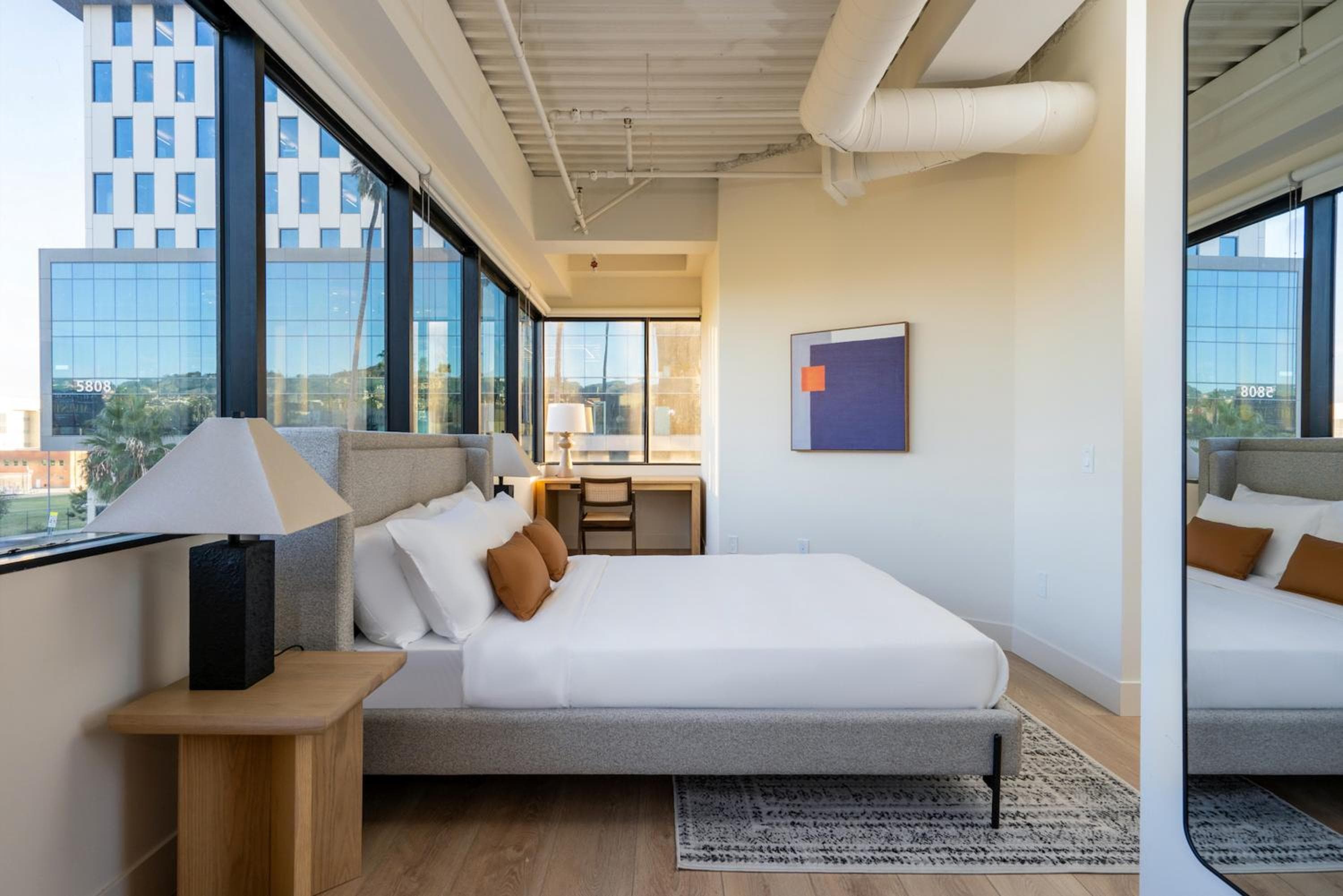 Kasa Sunset Los Angeles — 18