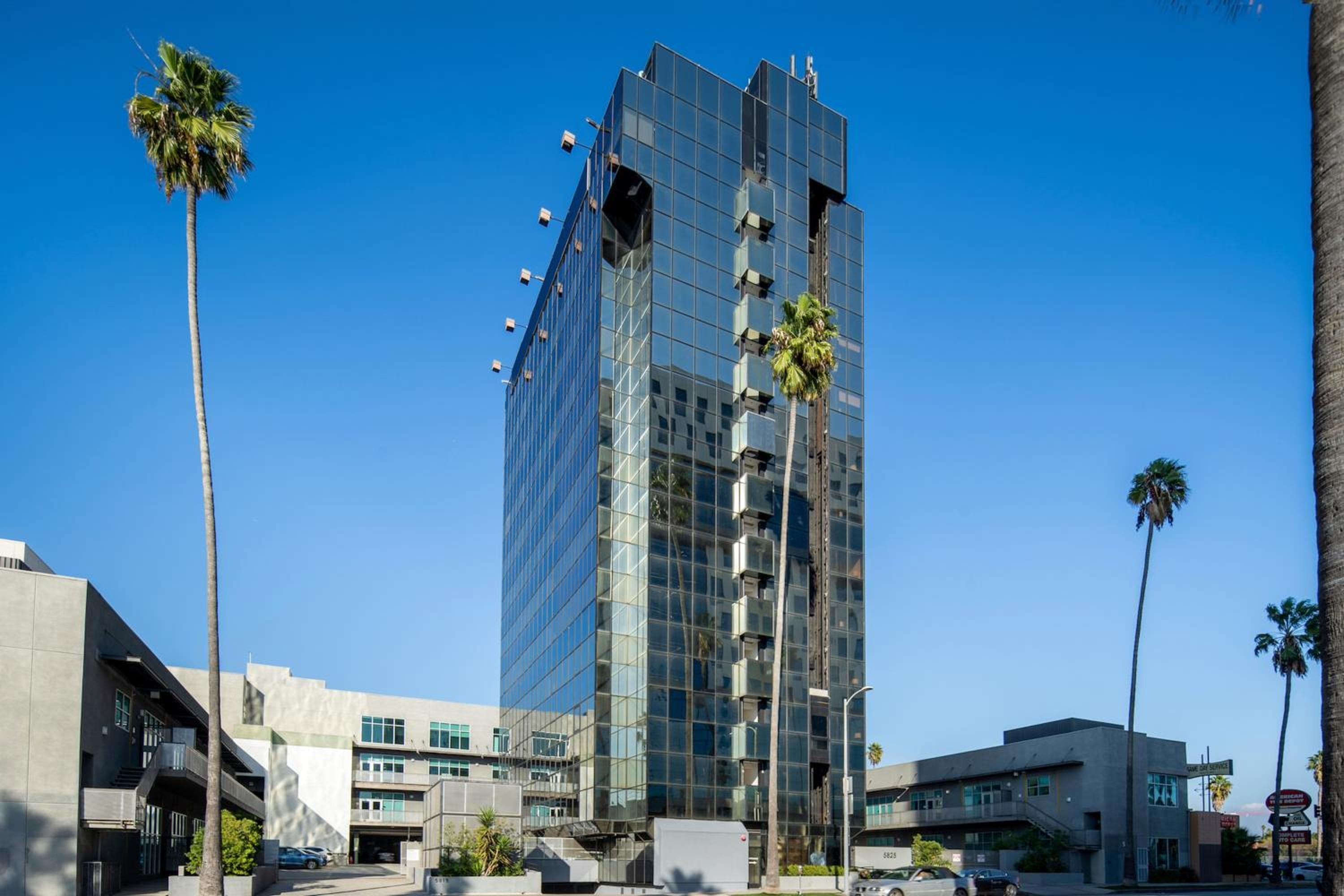 Kasa Sunset Los Angeles — 28