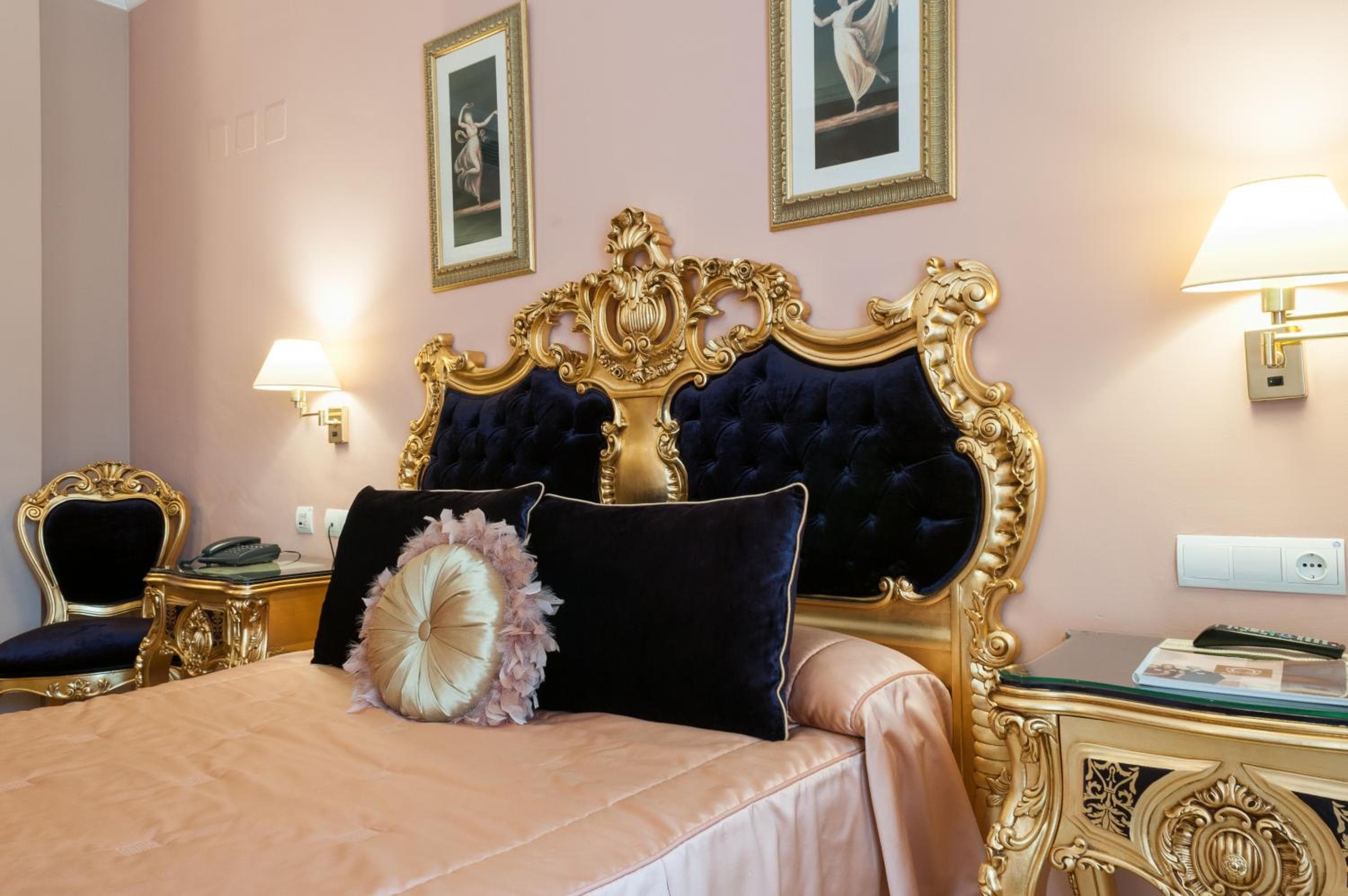 Adriano Boutique Sevilla — 29