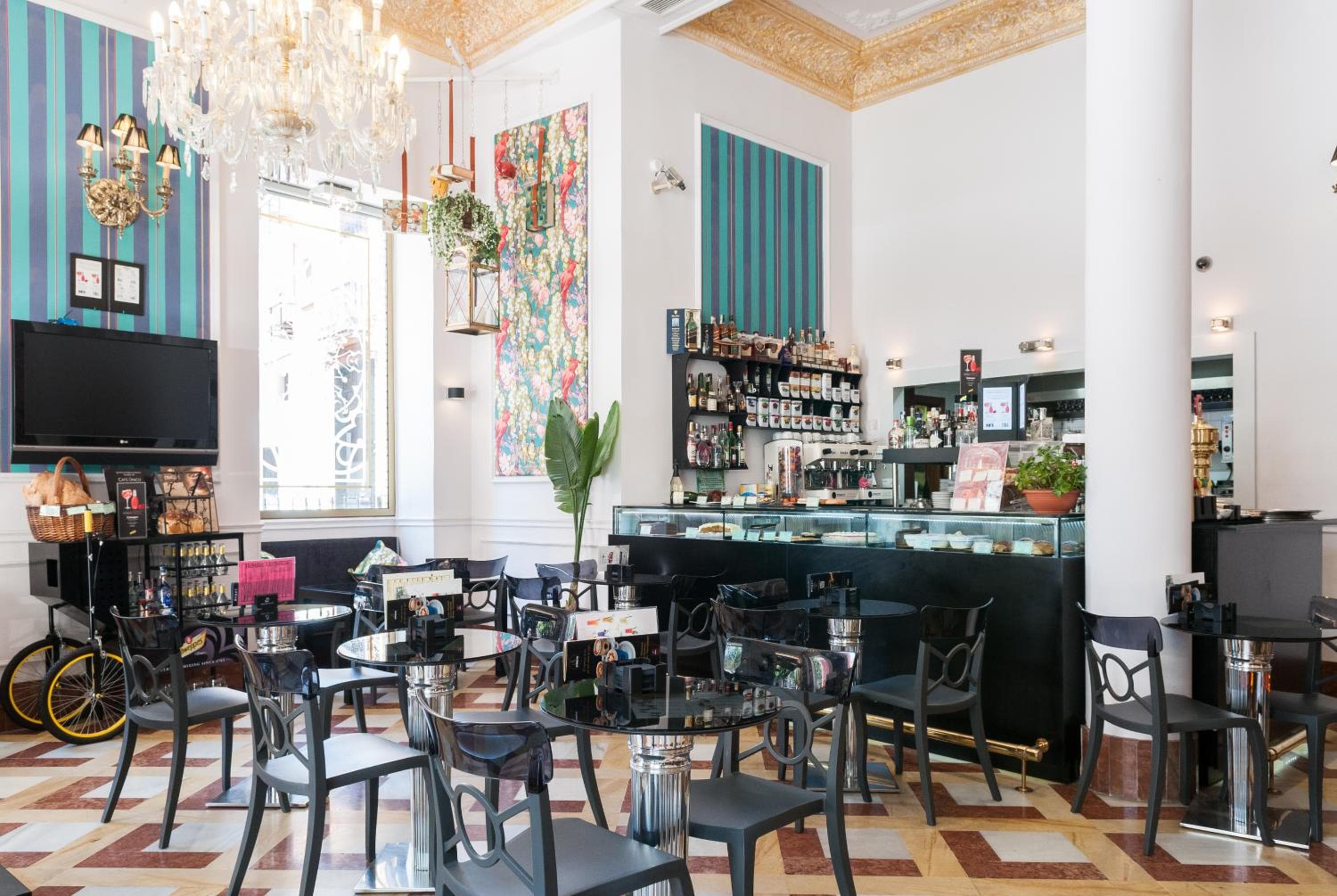 Adriano Boutique Sevilla — 22