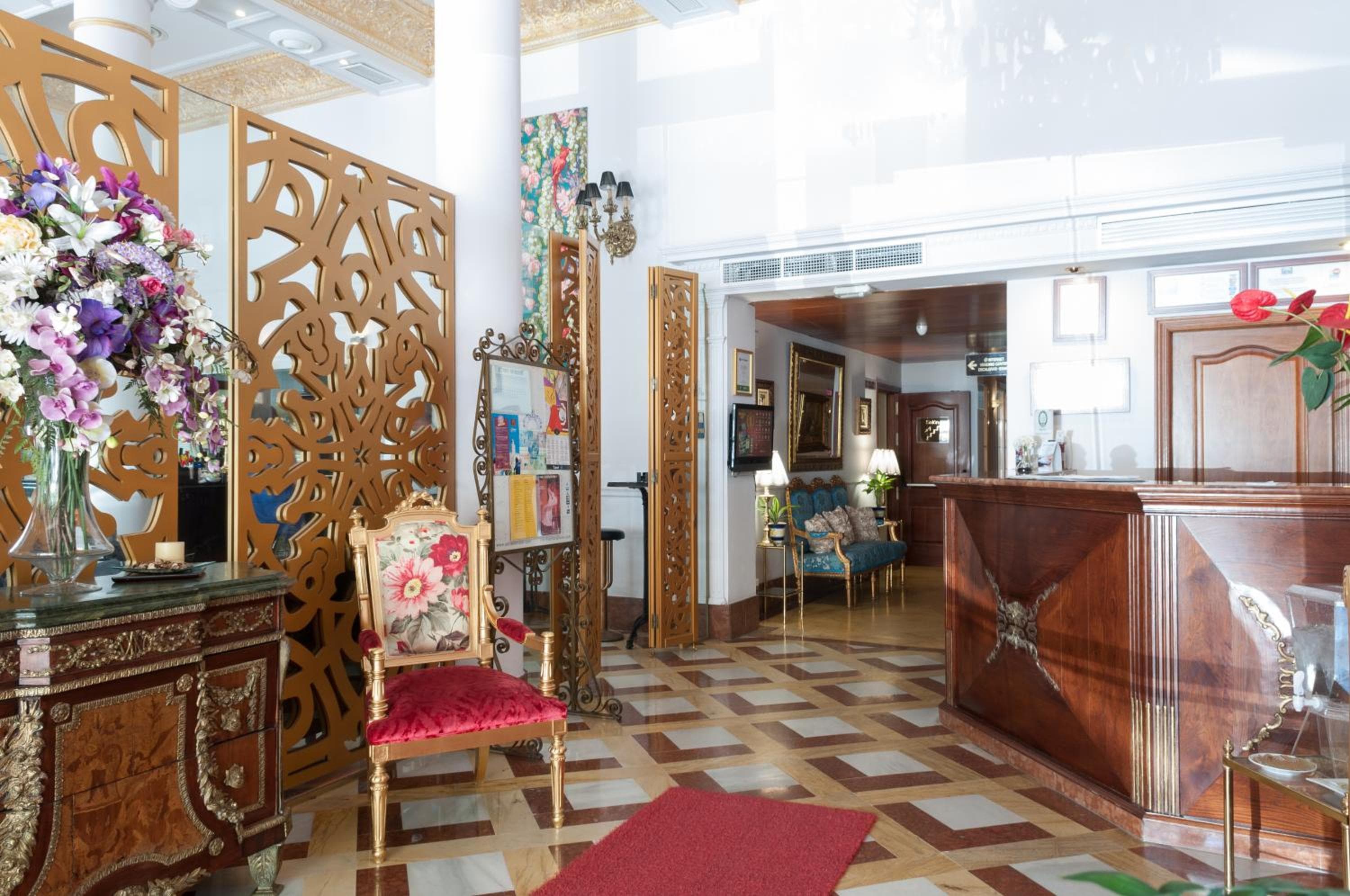 Adriano Boutique Sevilla — 12