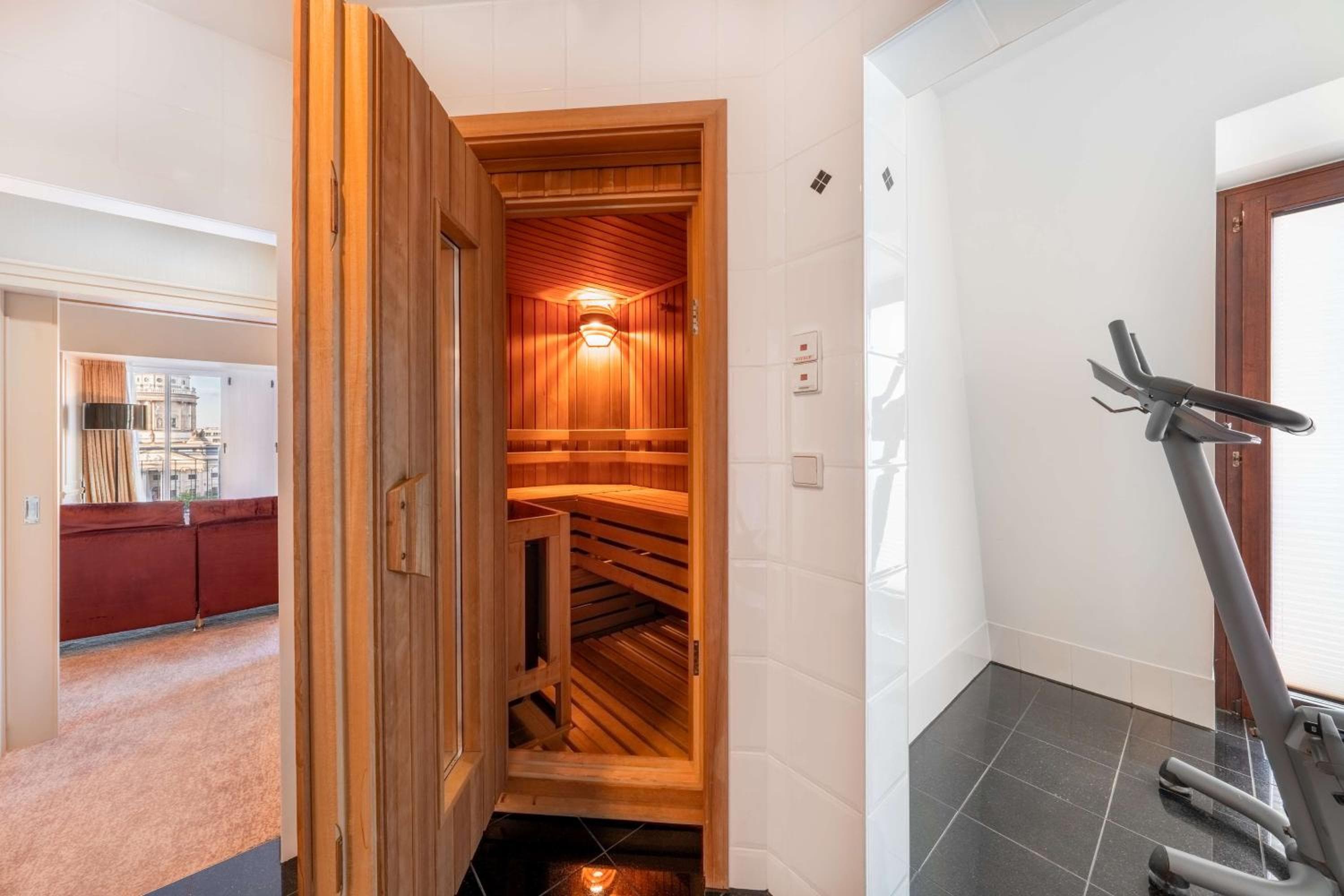 Hilton Berlin hotel, Anton-Wilhelm-Amo-Str. 30, Berlin, Germany — photo 73