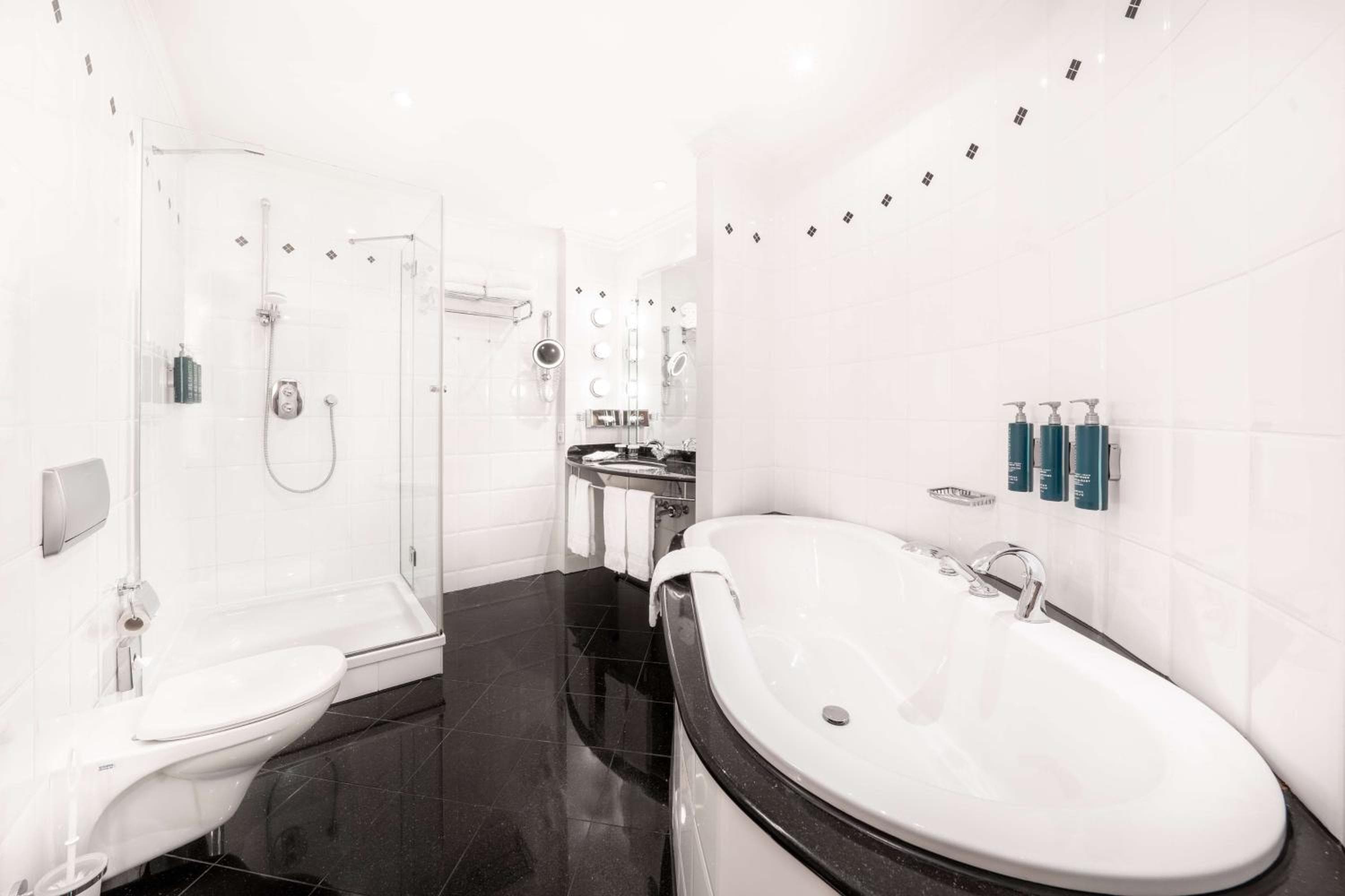 Hilton Berlin hotel, Anton-Wilhelm-Amo-Str. 30, Berlin, Germany — photo 159