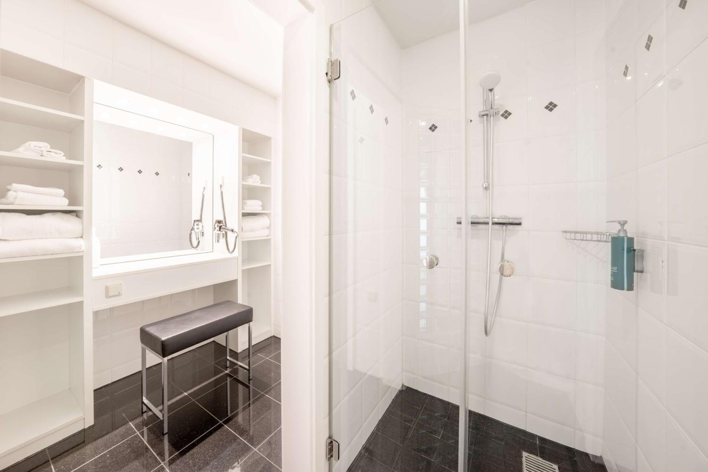 Hilton Berlin hotel, Anton-Wilhelm-Amo-Str. 30, Berlin, Germany — photo 158