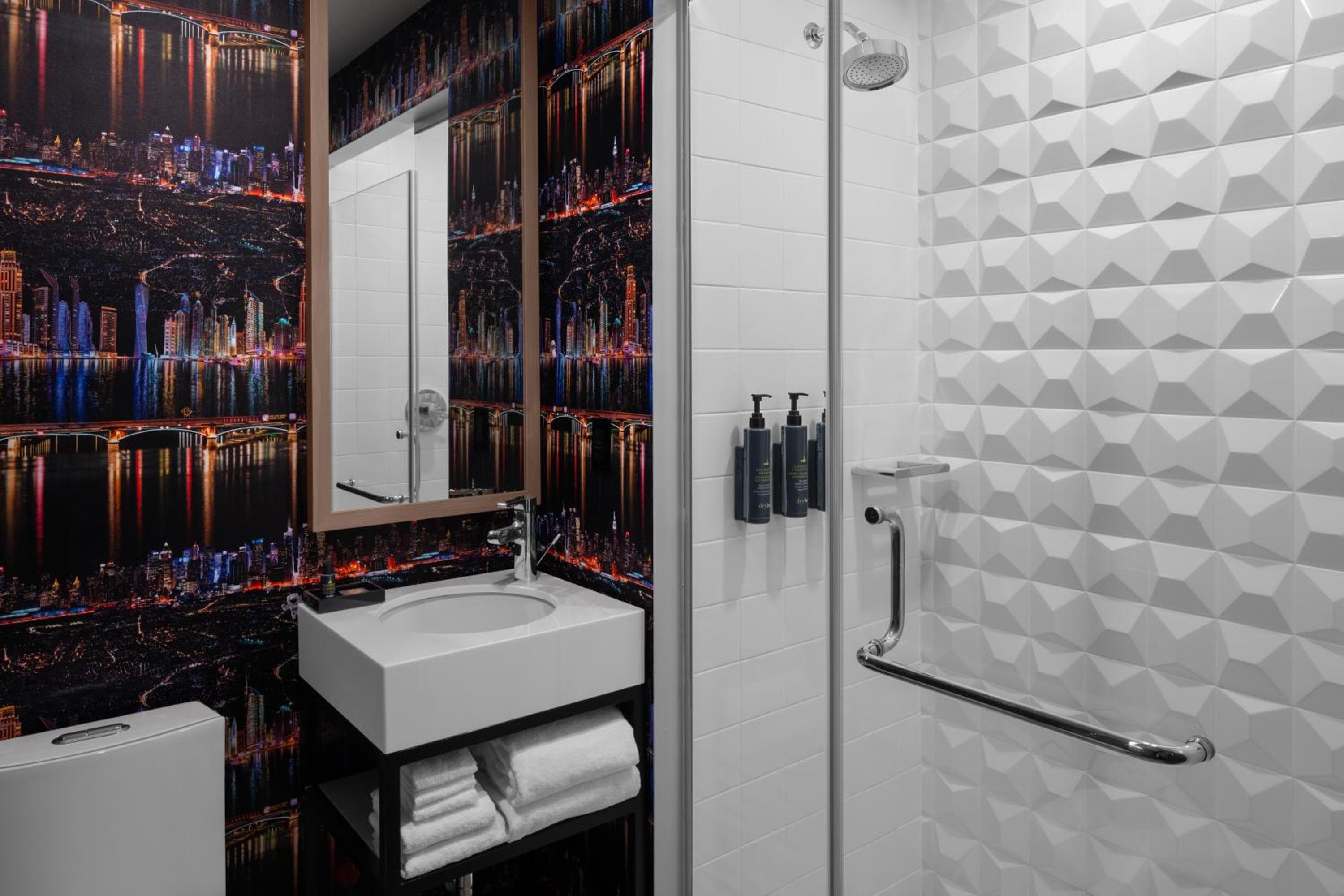 Aloft New York Chelsea — 12