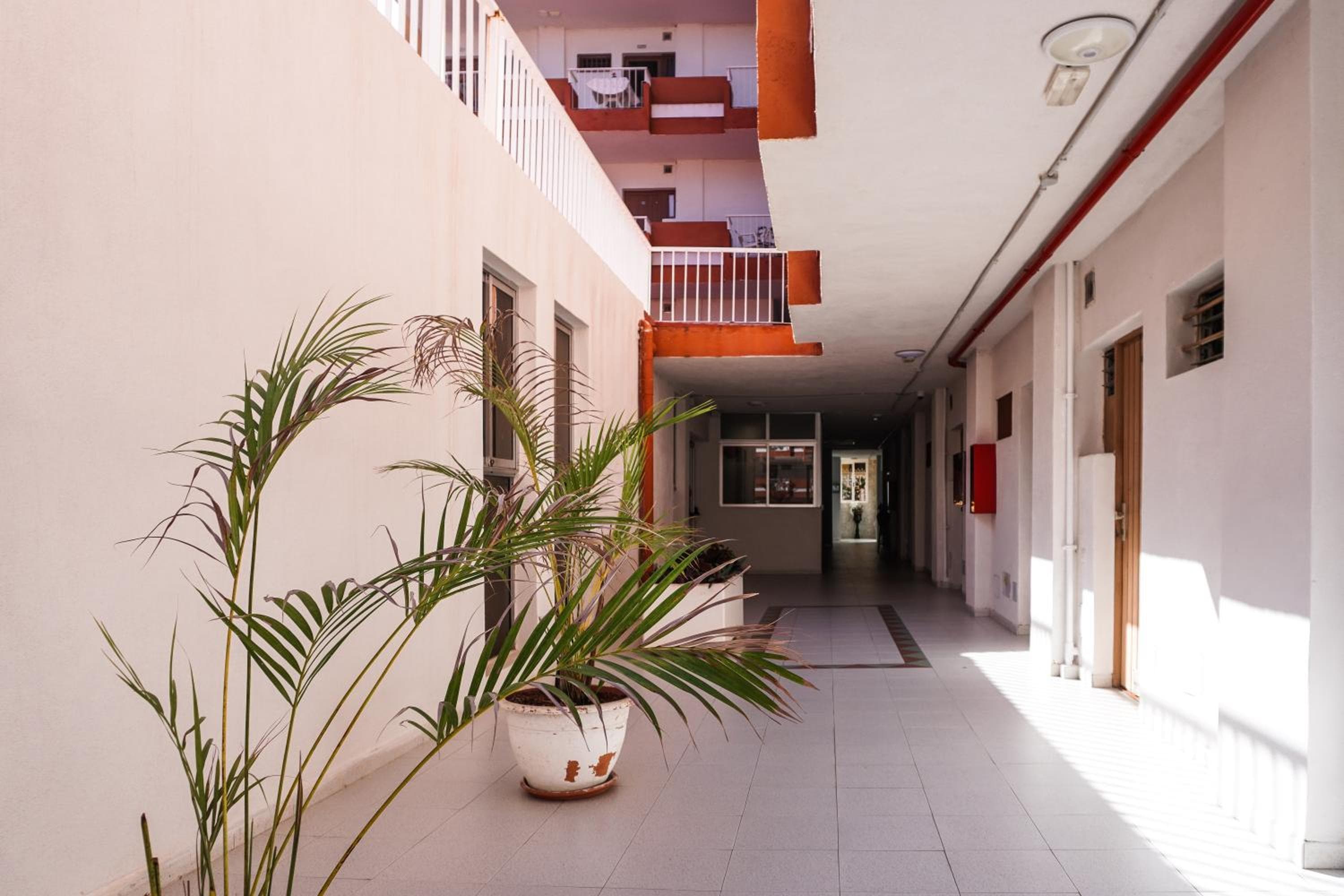 Modern Studio close to the Beach with Pool — 5