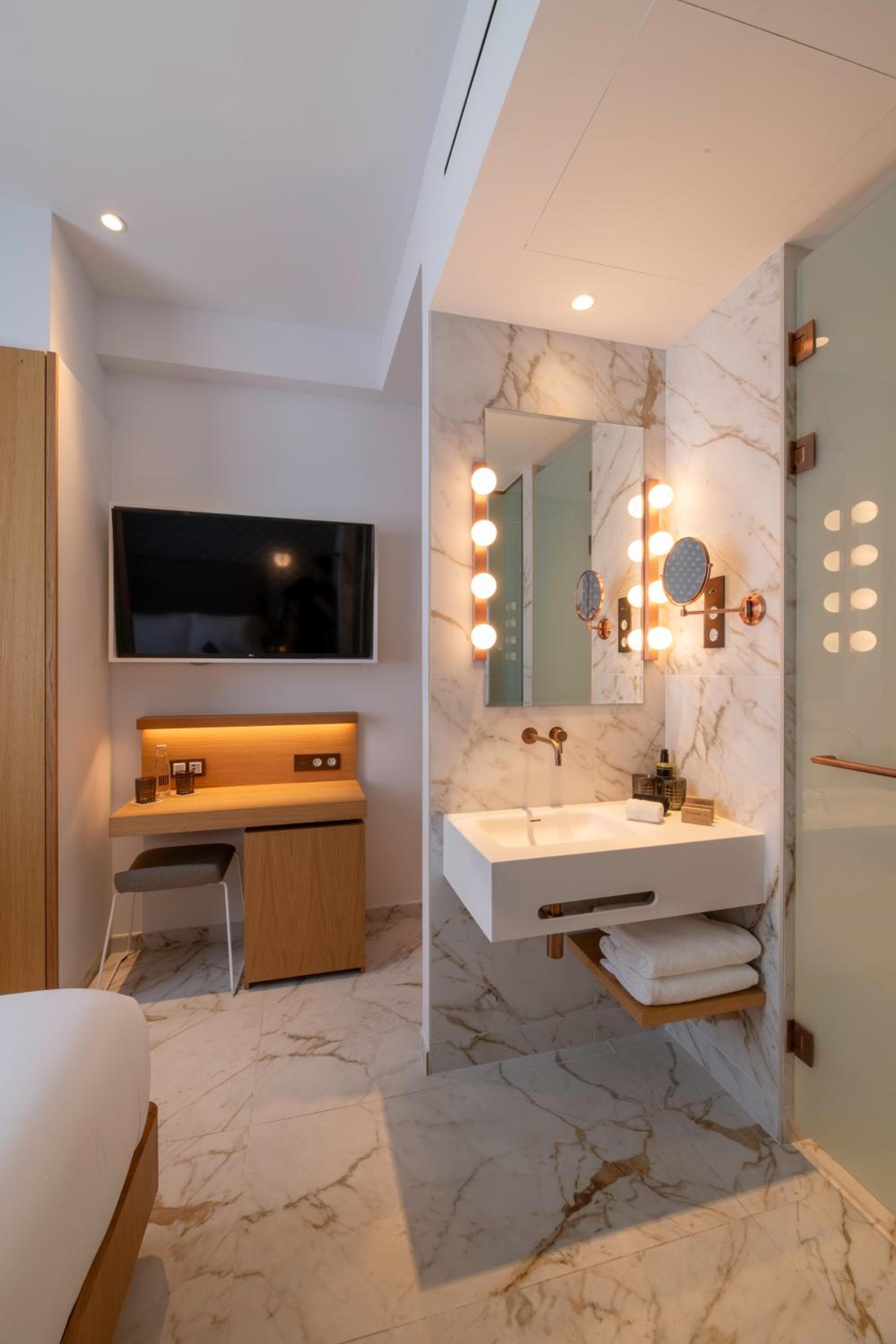 UMusic Hotel Madrid hotel, Calle de la Paz 11, Madrid, Spain — photo 28