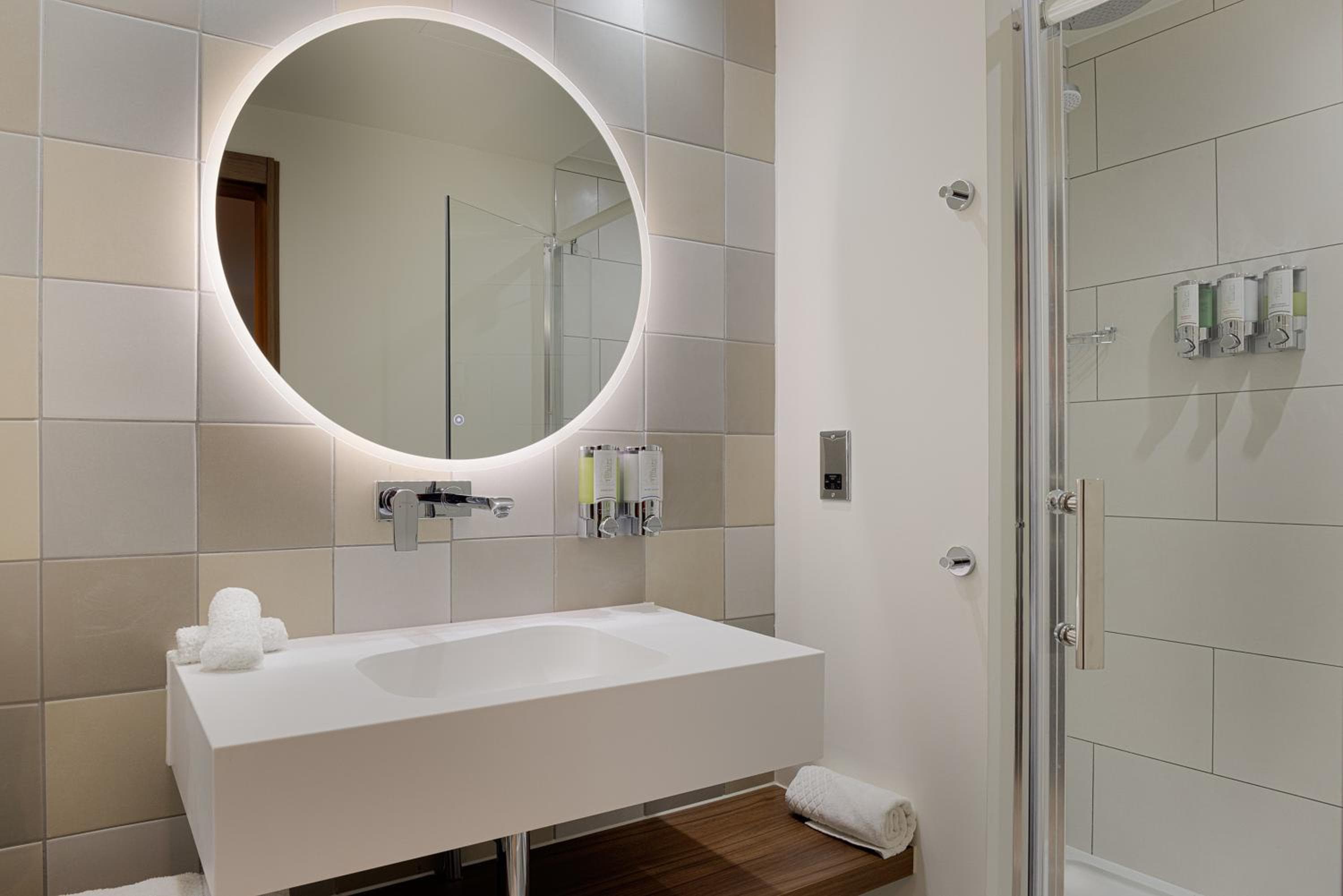 Hampton by Hilton Londres Waterloo — 2