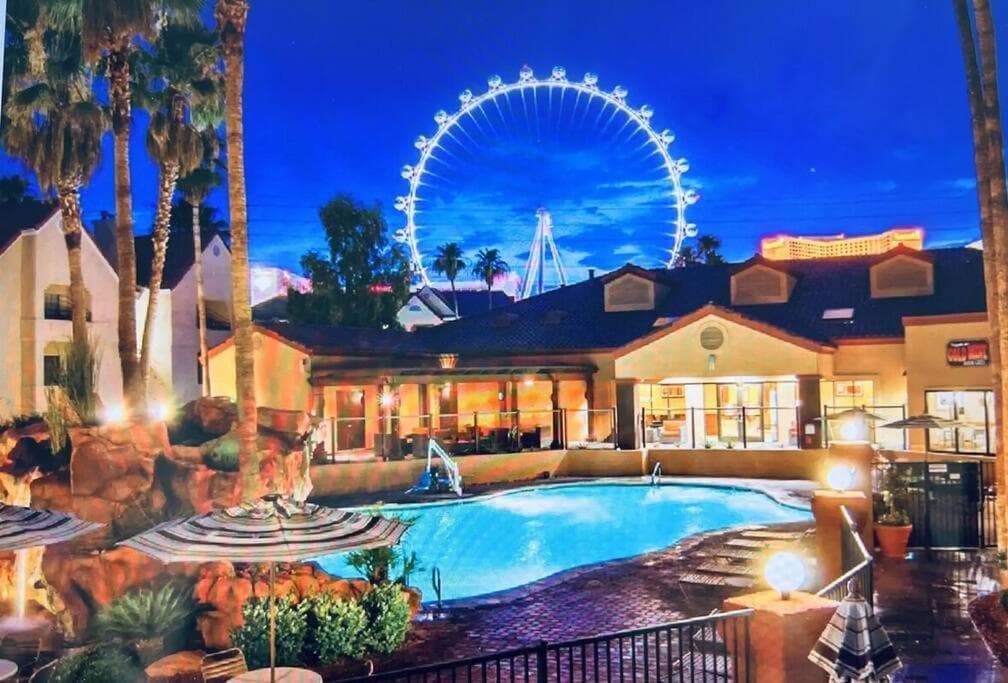 Weekend in Vegas - One Bedroom Apartment Next to Sphere! — 1