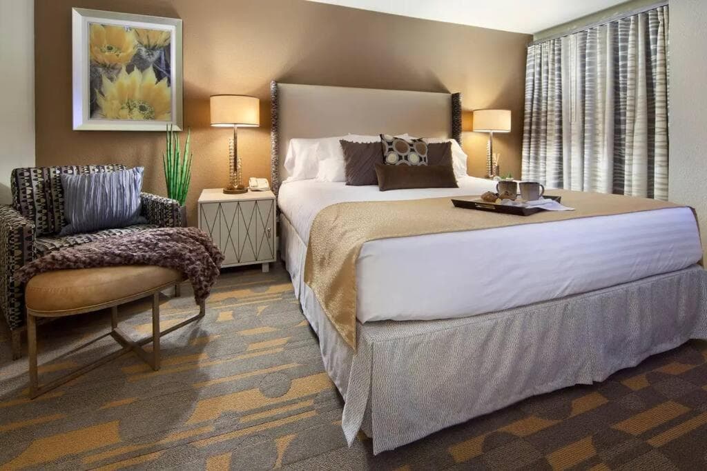 Weekend in Vegas - One Bedroom Apartment Next to Sphere! — 3