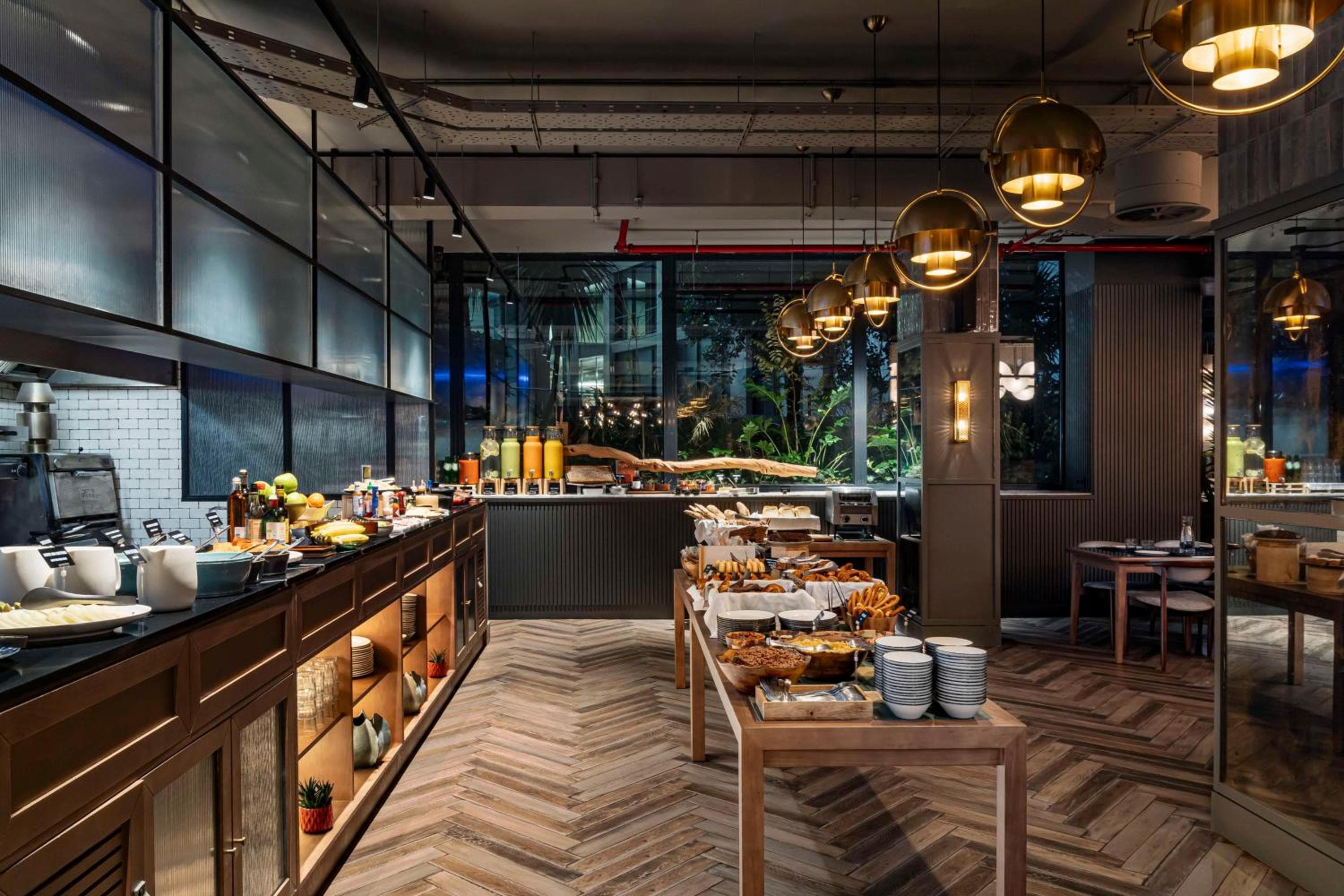 Radisson RED Madrid — 10