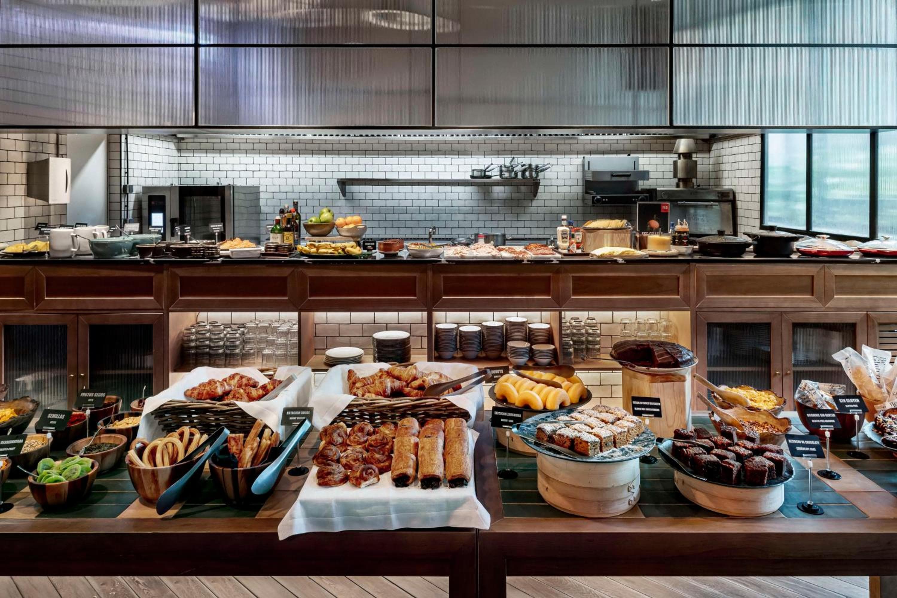 Radisson RED Madrid — 11